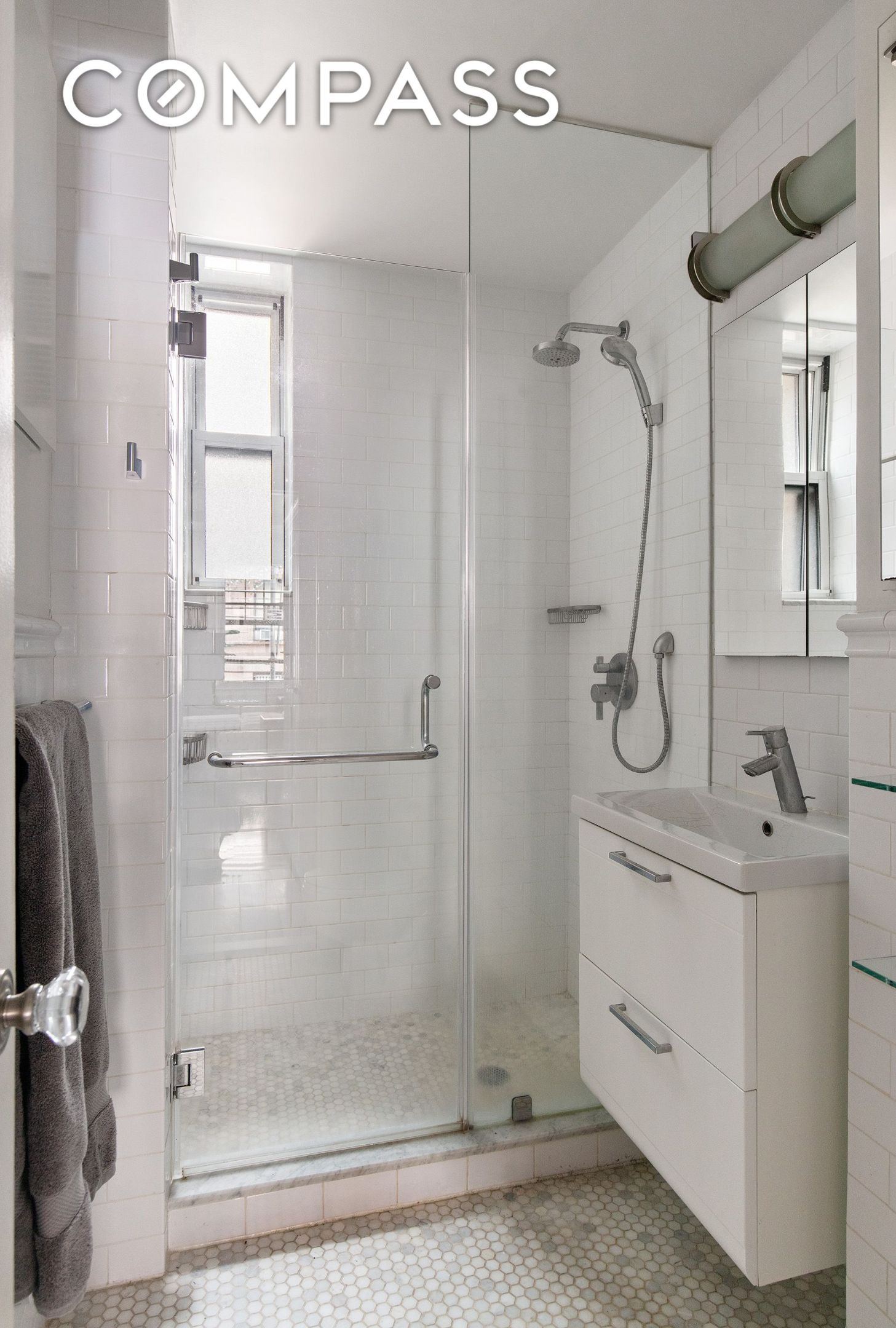 #7 photo, 11 W 69th Street, Upper West Side , NY 10023