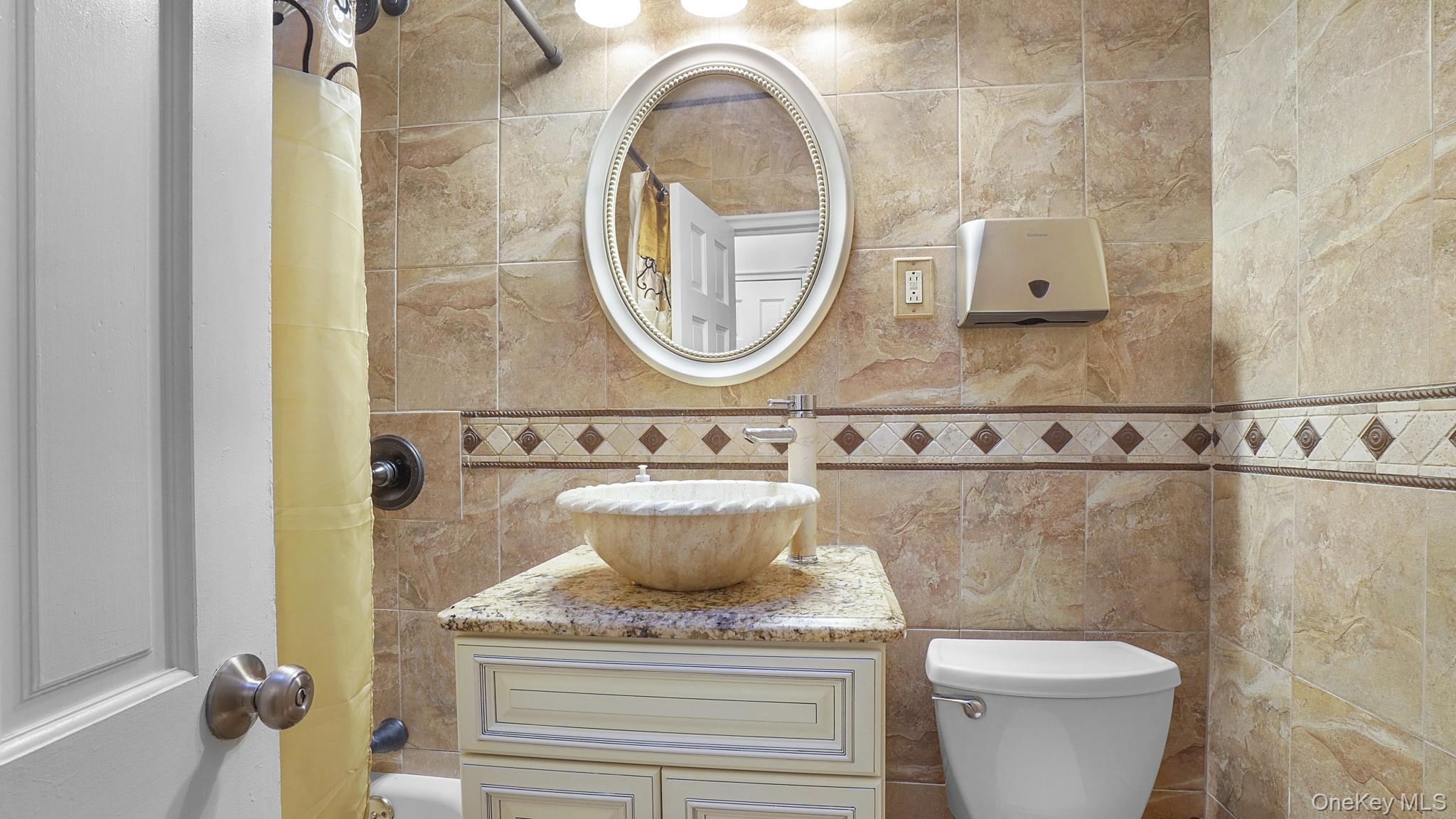 #8 photo, 2546 Wilson Avenue, Bronx , NY 10469