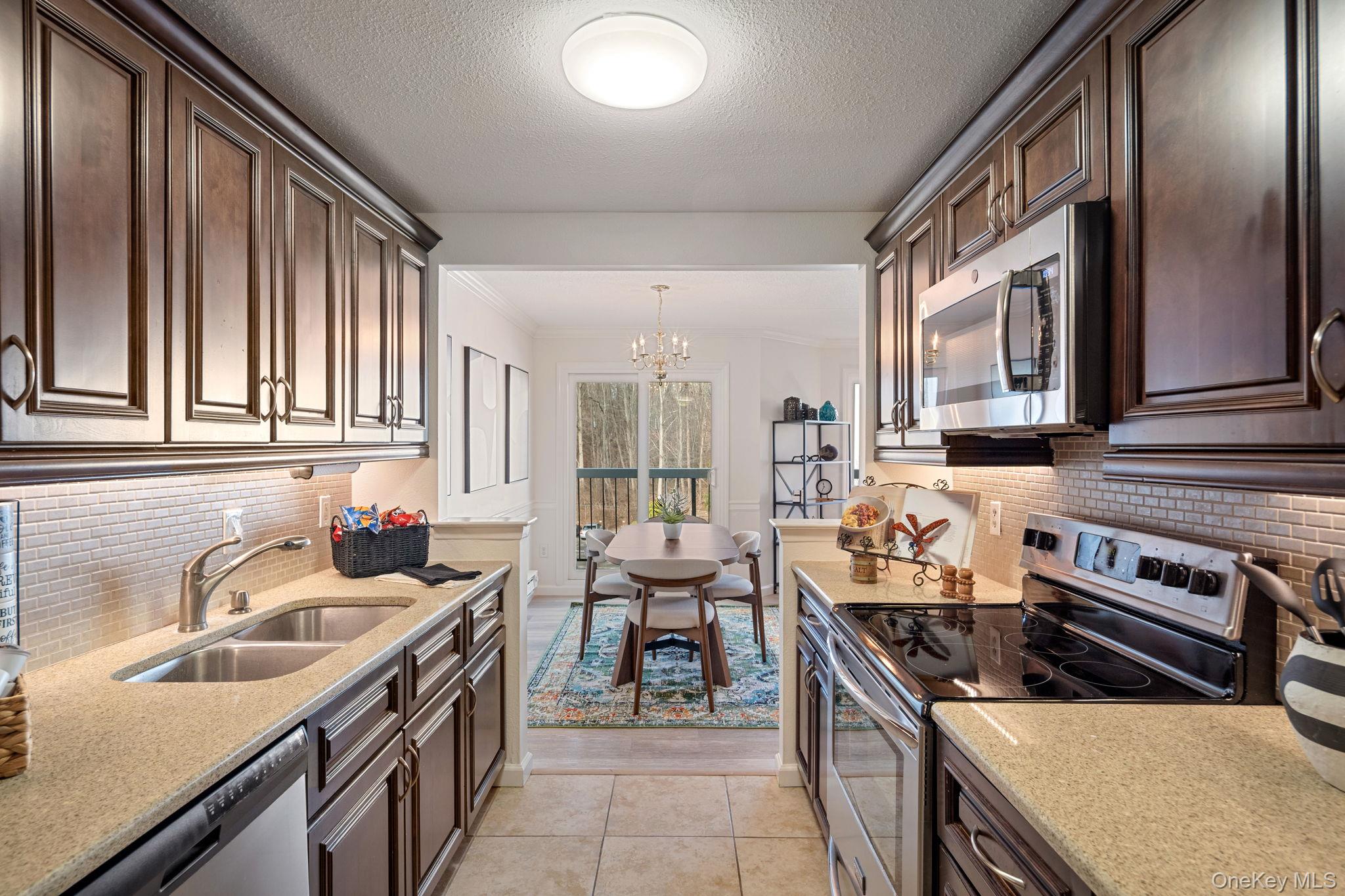 #17 photo, 400 High Point Drive, 뉴욕주 Hartsdale , NY 10530