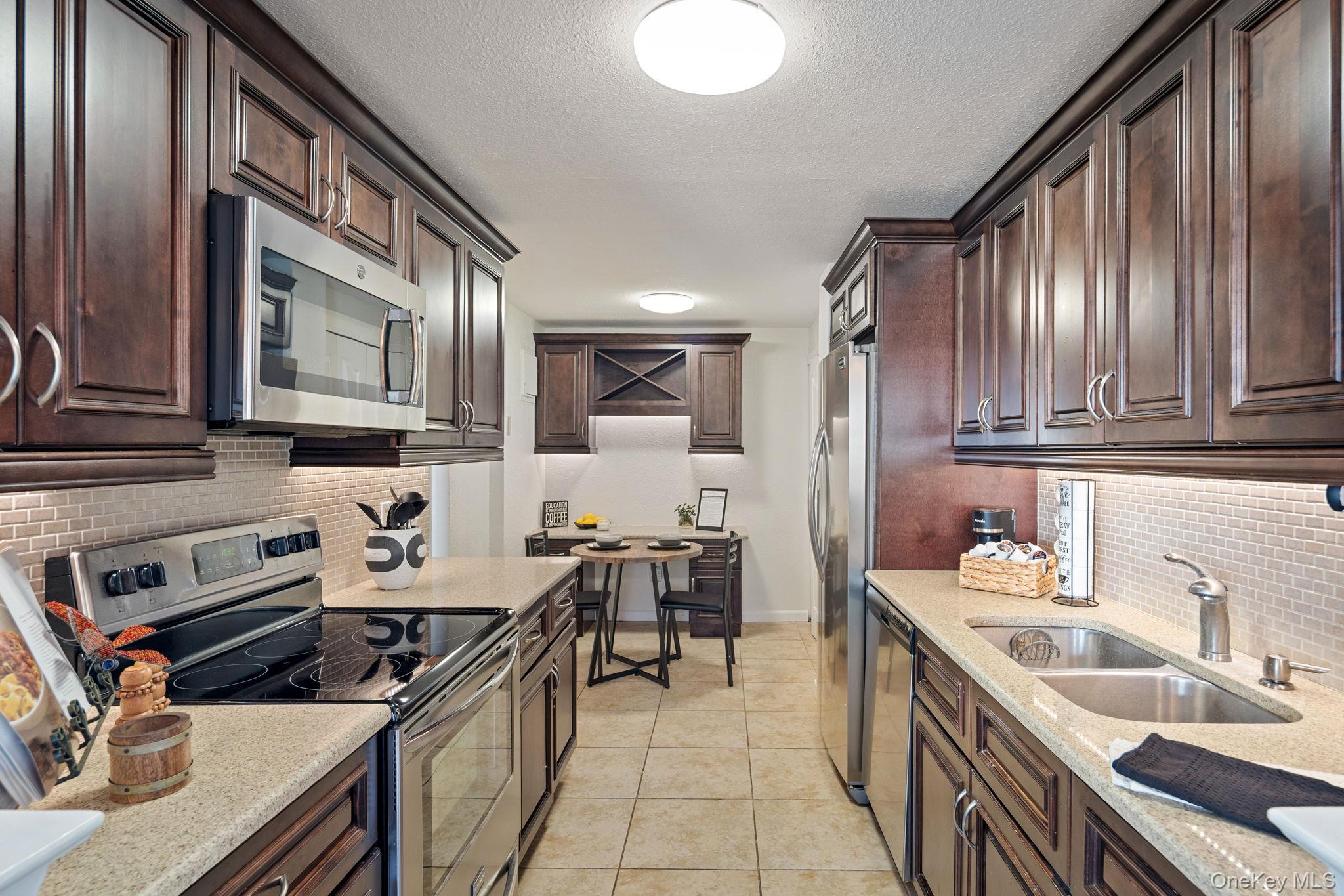 #19 photo, 400 High Point Drive, 뉴욕주 Hartsdale , NY 10530