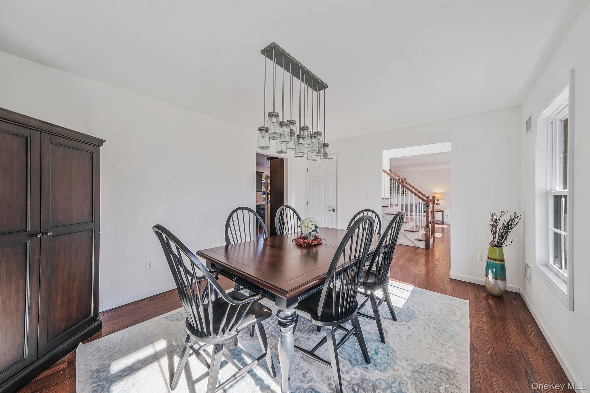 #10 photo, 4 Danamarie Lane, Саффолк ‖ East Patchogue , NY 11772