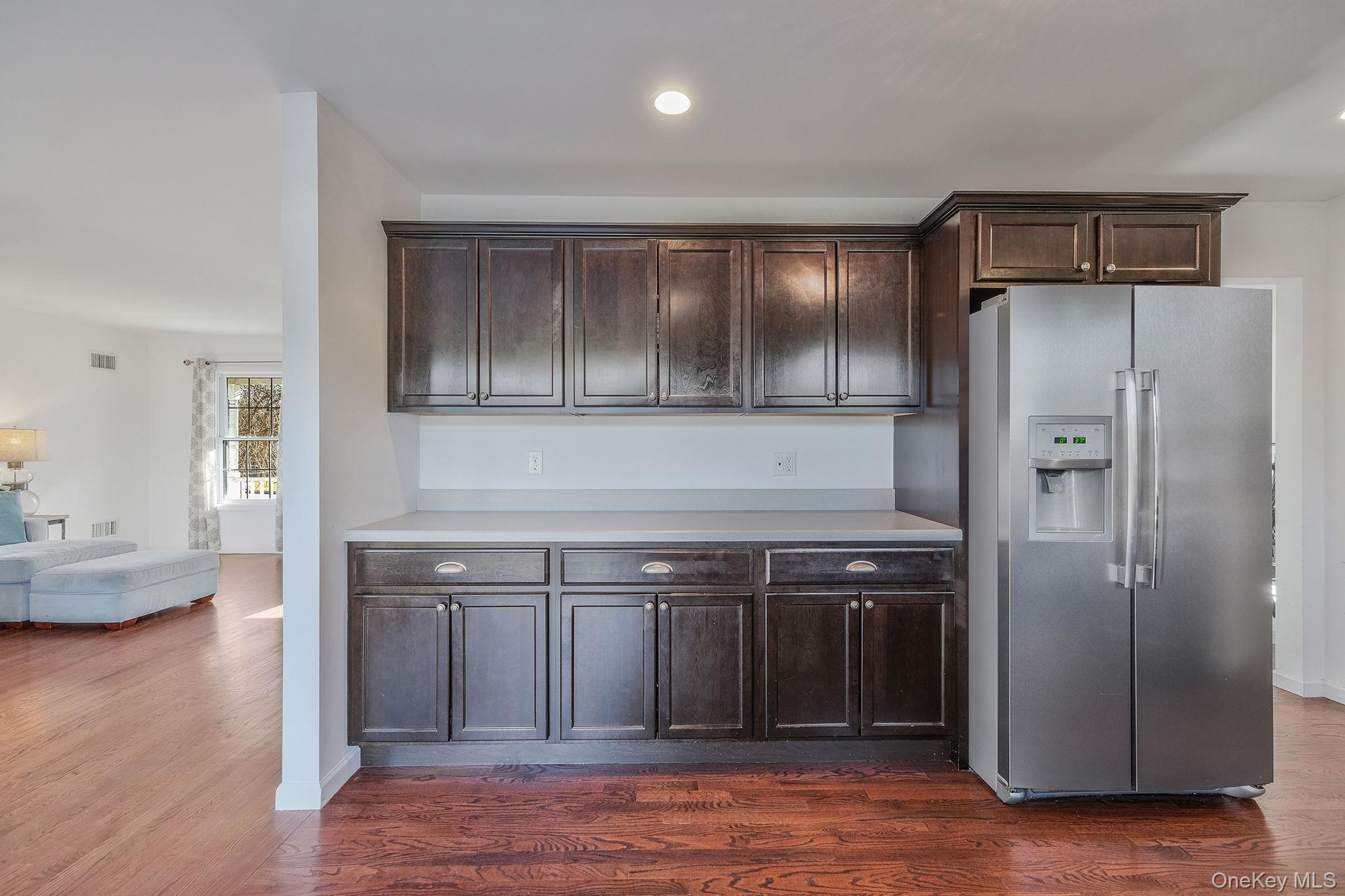 #9 photo, 4 Danamarie Lane, Саффолк ‖ East Patchogue , NY 11772