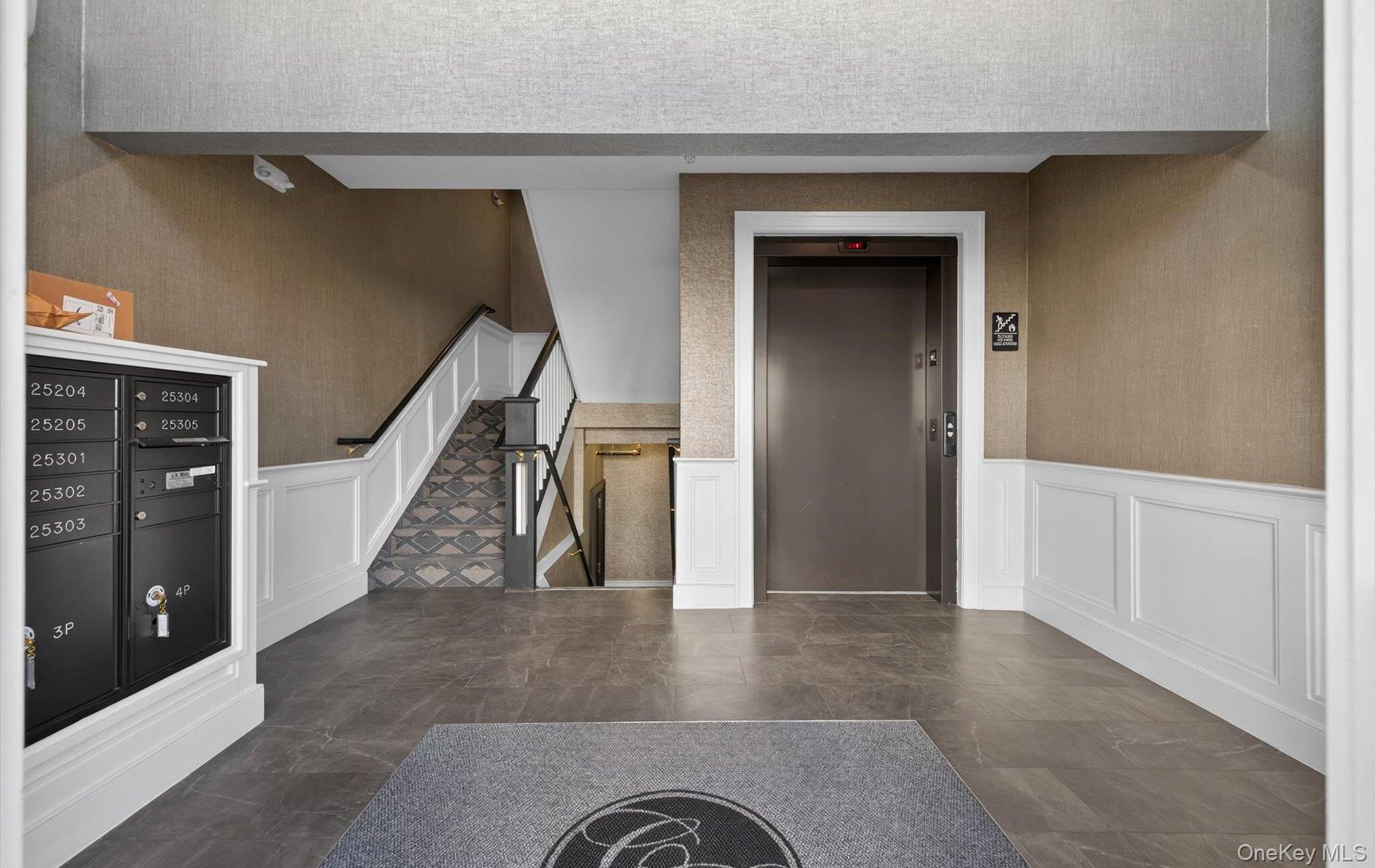 #16 photo, 25102 Aspenwood Drive, Plainview , NY 11803