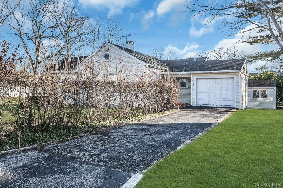 #1 photo, 252 Toronto Avenue, Massapequa , NY 11758