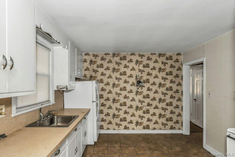 #11 photo, 252 Toronto Avenue, Massapequa , NY 11758