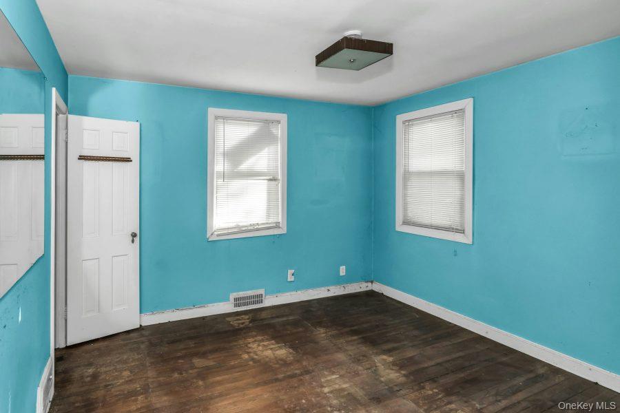 #12 photo, 252 Toronto Avenue, Massapequa , NY 11758