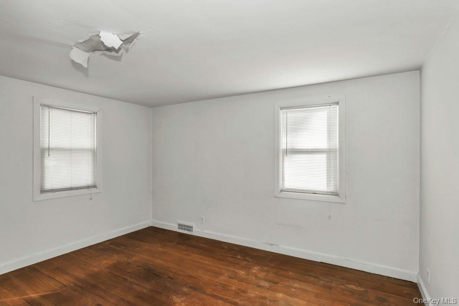 #14 photo, 252 Toronto Avenue, Massapequa , NY 11758