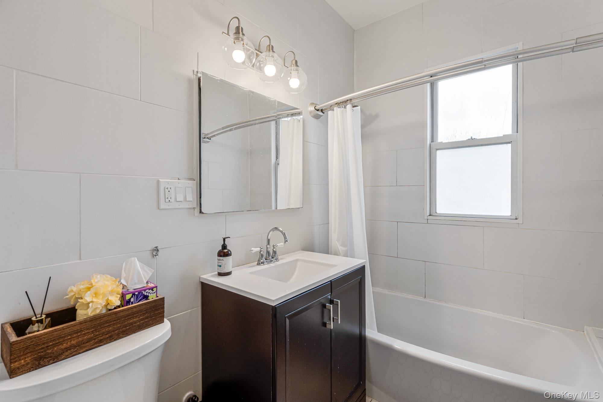 #11 photo, 68-17 Groton Street, Forest Hills , NY 11375