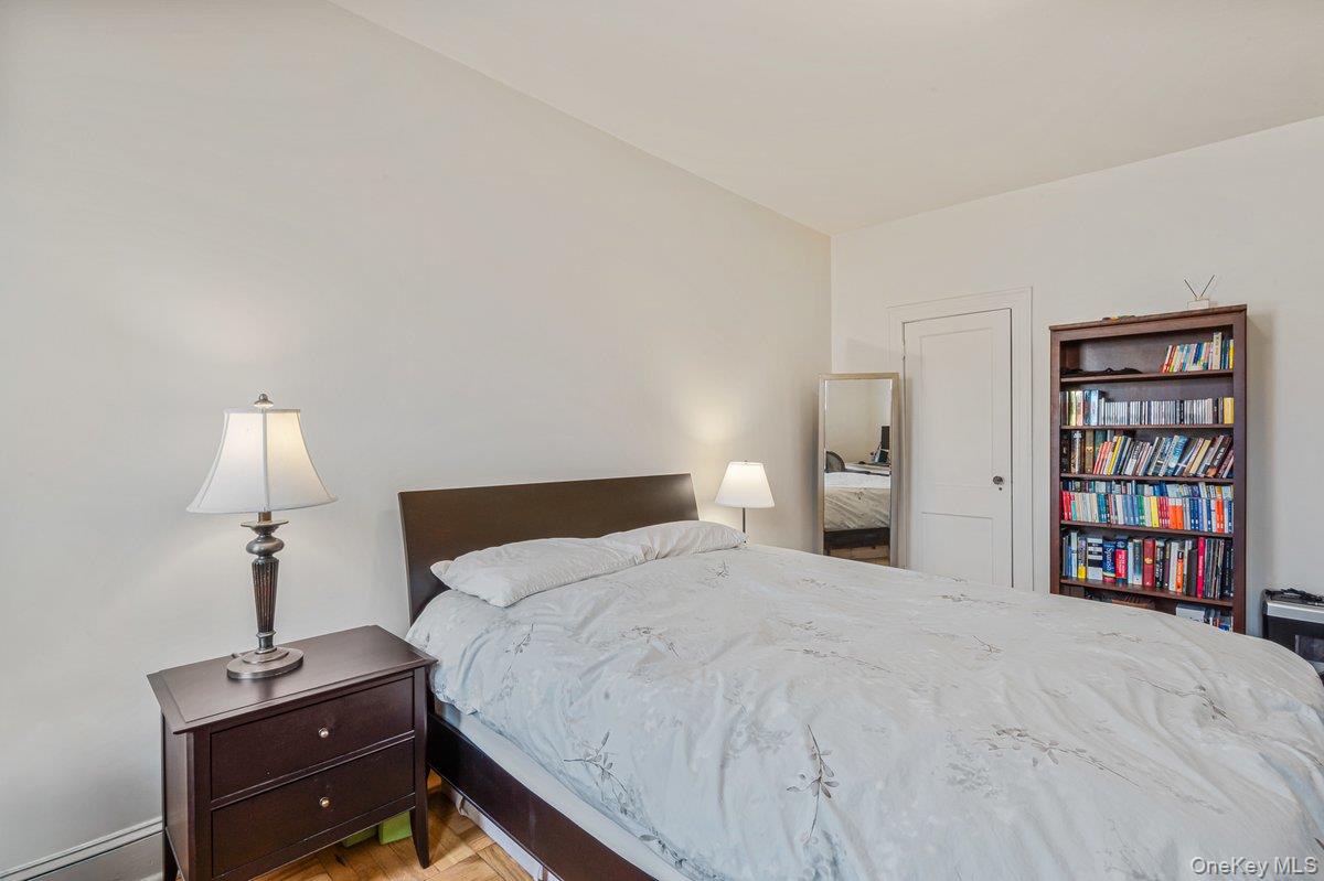 #8 photo, 68-17 Groton Street, Forest Hills , NY 11375