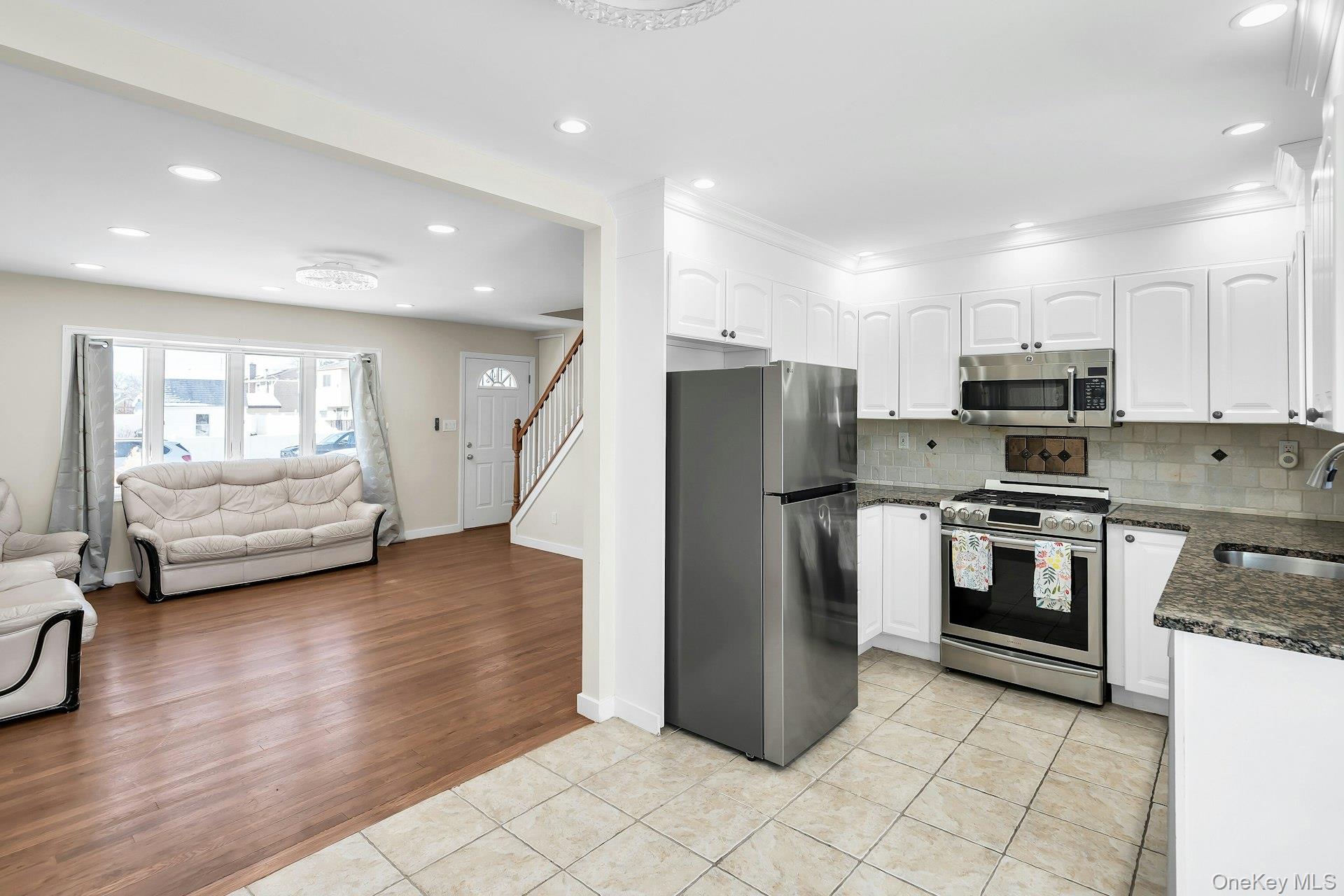 #5 photo, 69 Miller Road, Hicksville , NY 11801