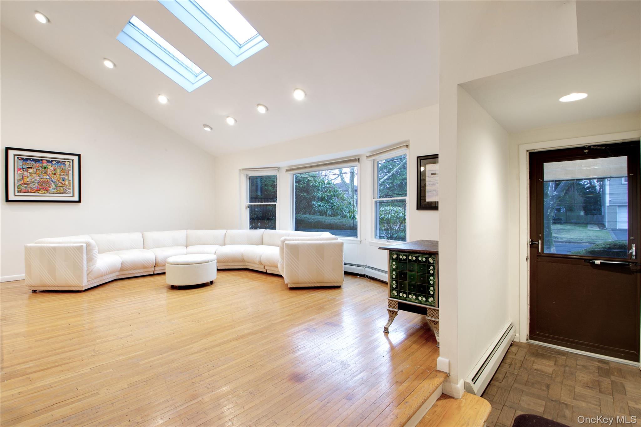 #5 photo, 1066 Cedarhurst Street, 롱 아일랜드 Valley Stream , NY 11581