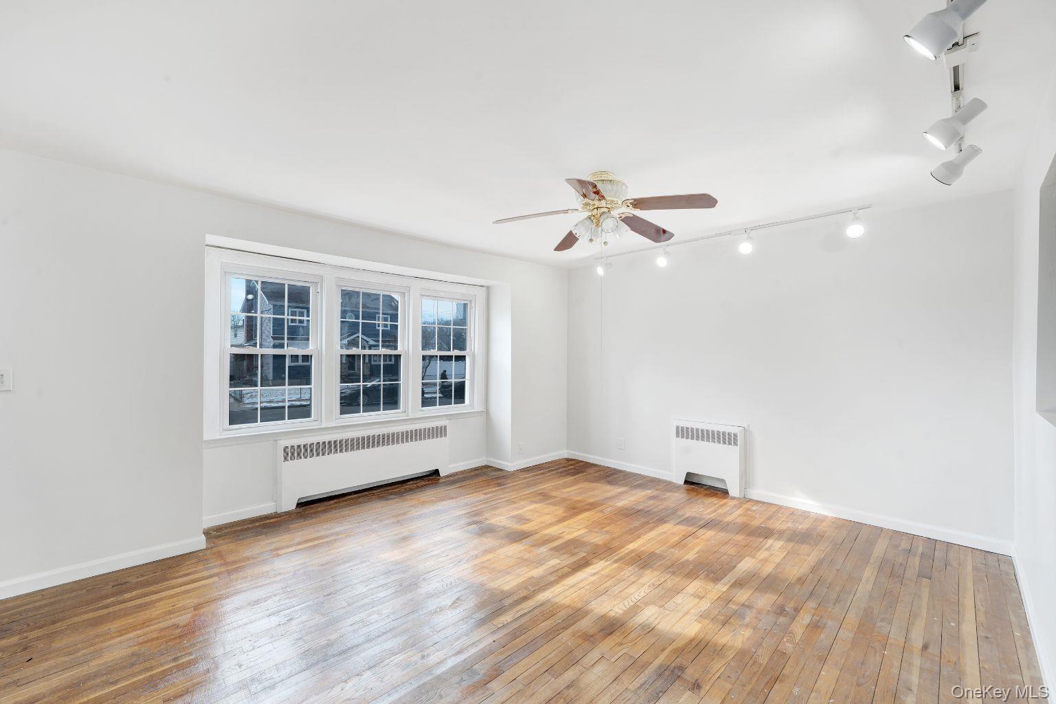 #11 photo, 450 Rhodes Lane, West Hempstead , NY 11552