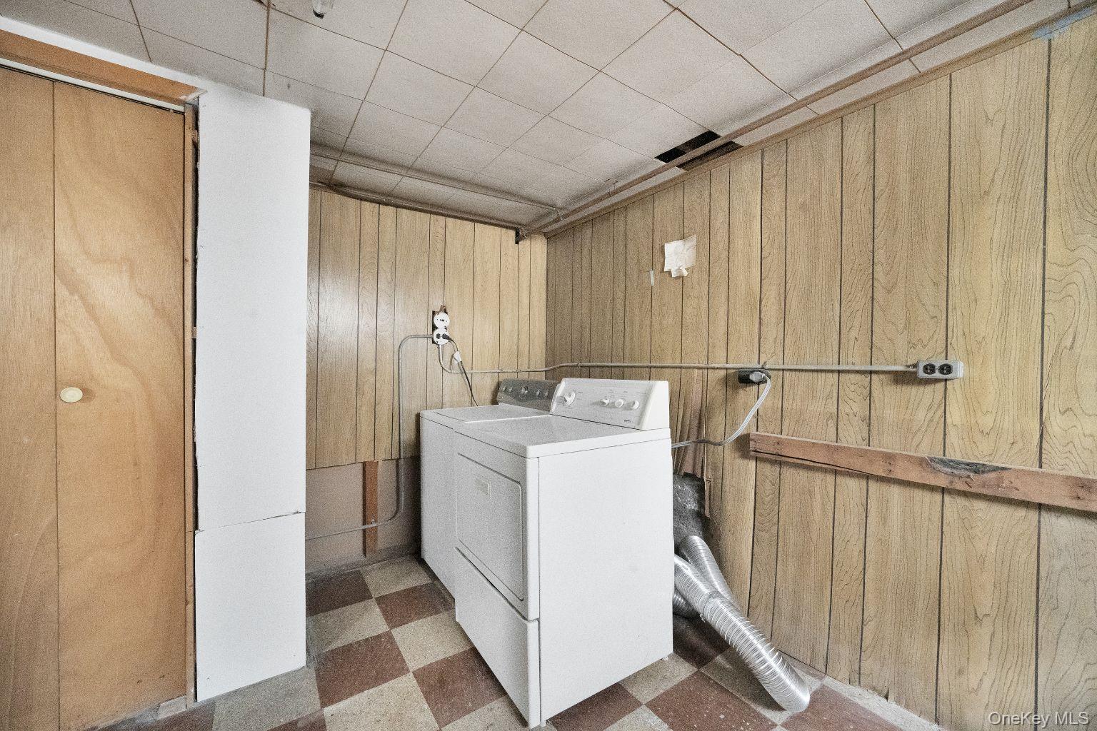 #16 photo, 450 Rhodes Lane, West Hempstead , NY 11552