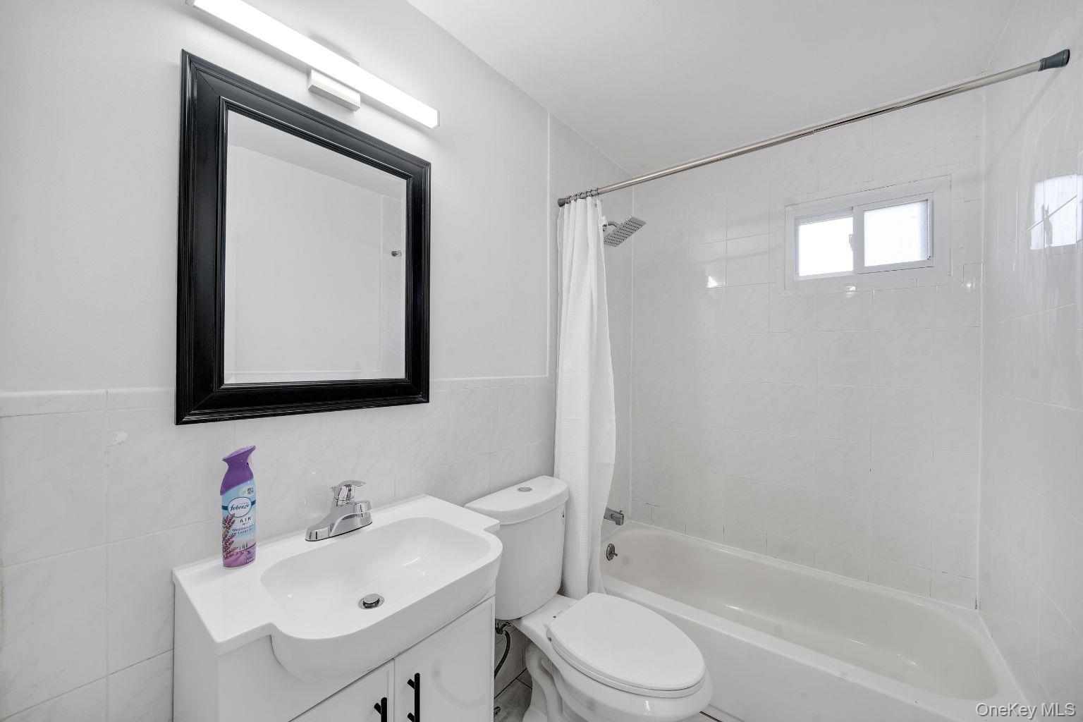 #7 photo, 450 Rhodes Lane, West Hempstead , NY 11552