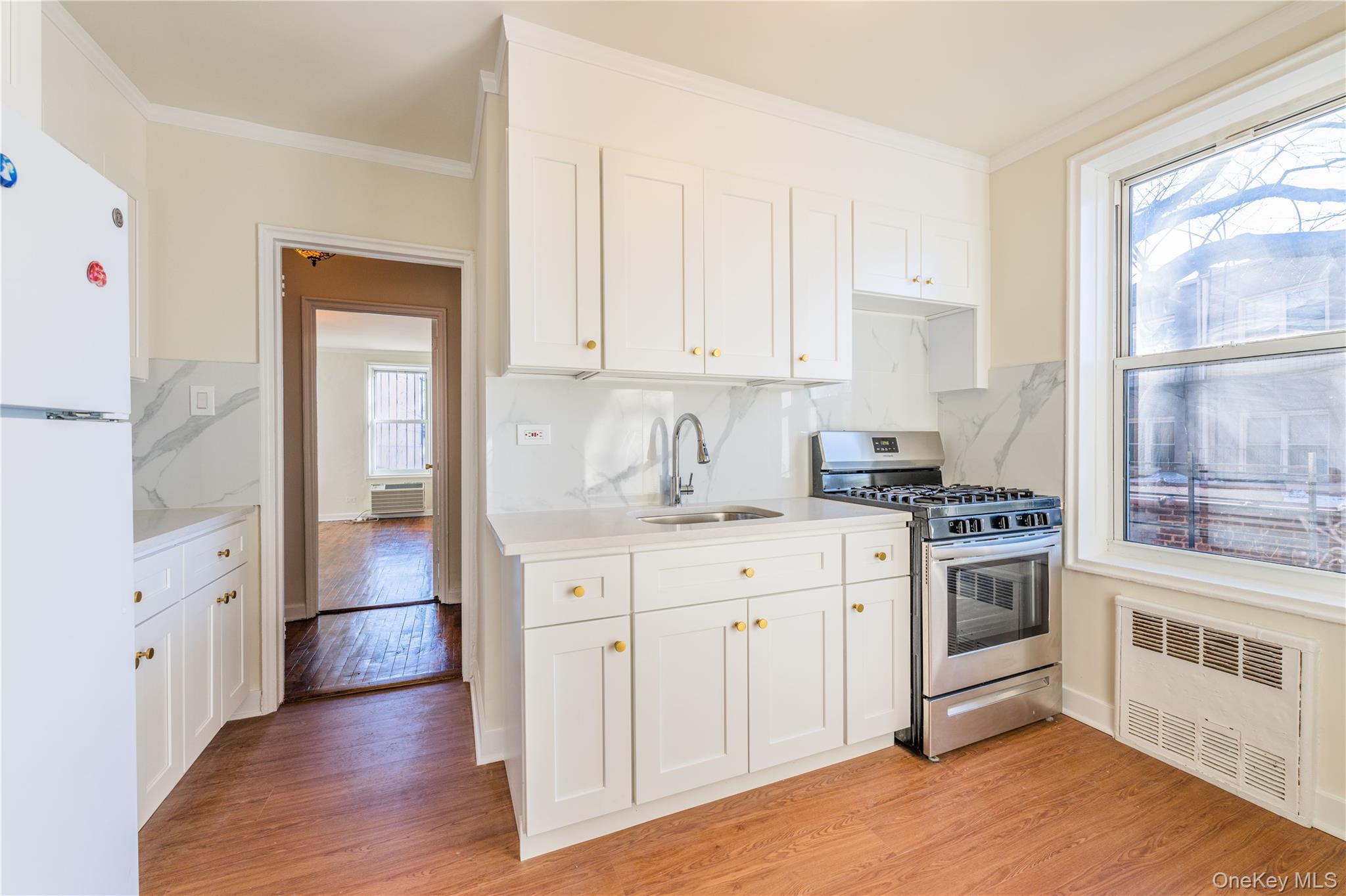 #4 photo, 8420 51st Avenue, Elmhurst , NY 11373