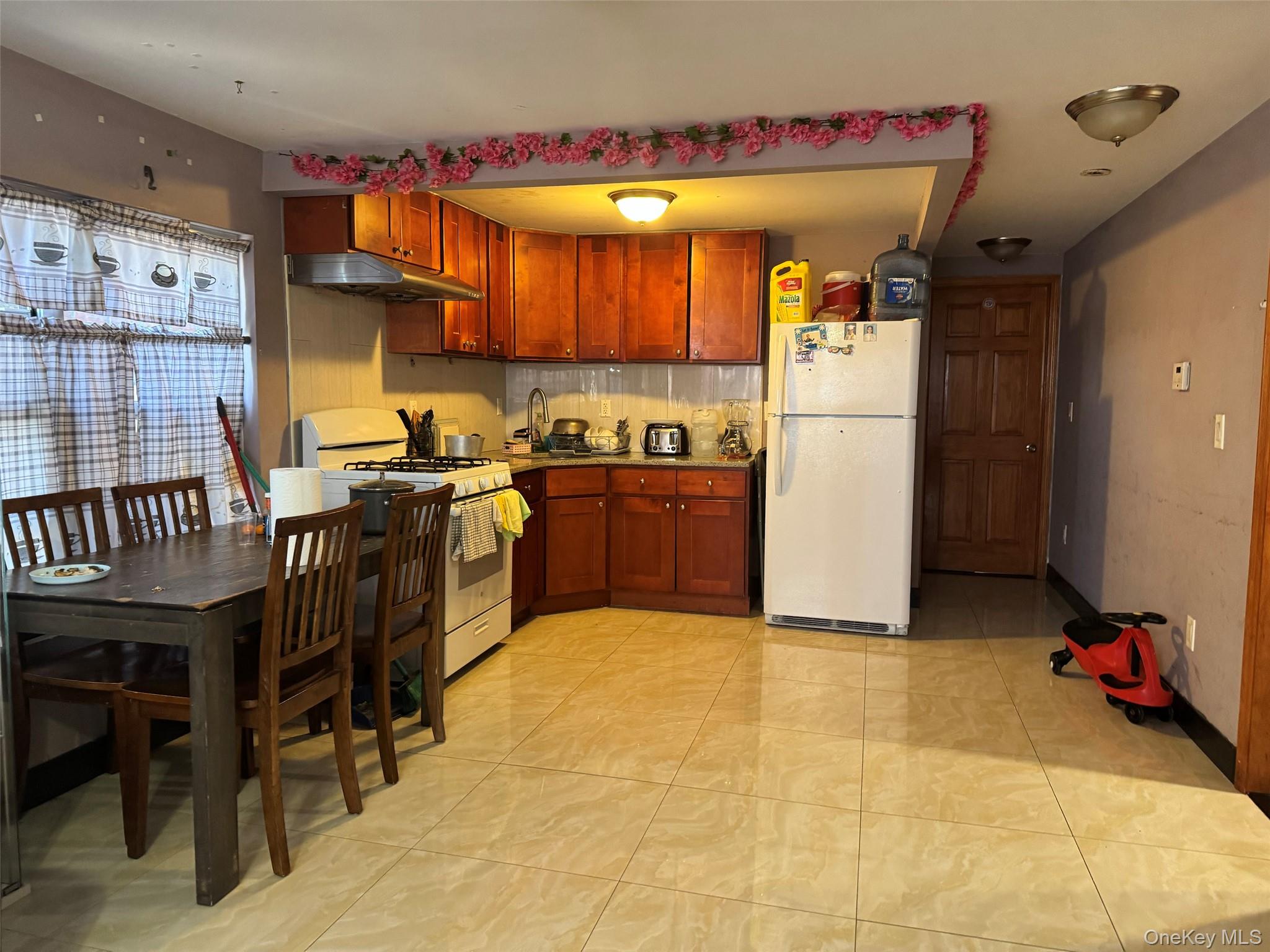 #5 photo, 99-01 Corona Avenue, Corona , NY 11368