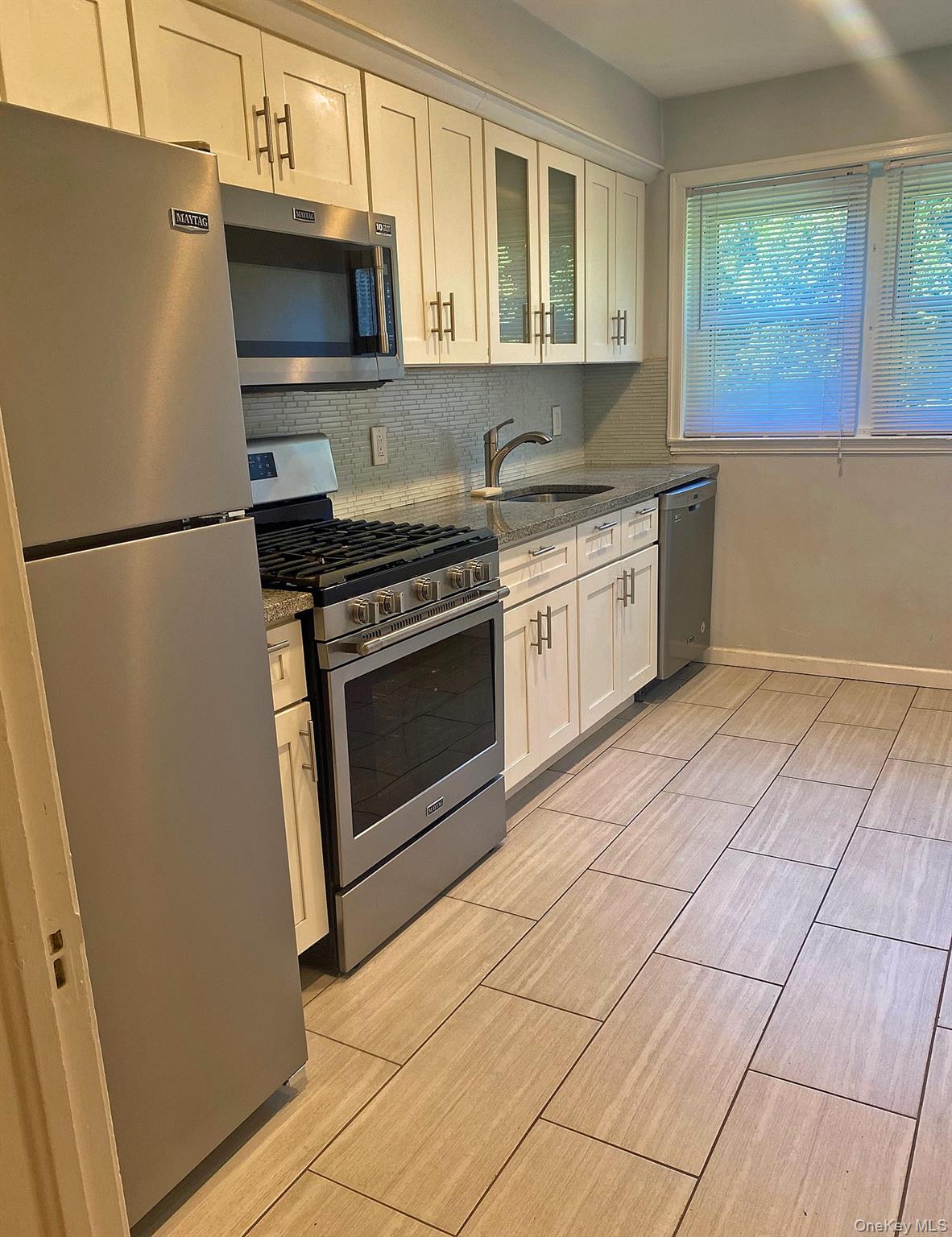 #3 photo, 49-16 Douglaston Parkway, कुईंस Douglaston , NY 11362