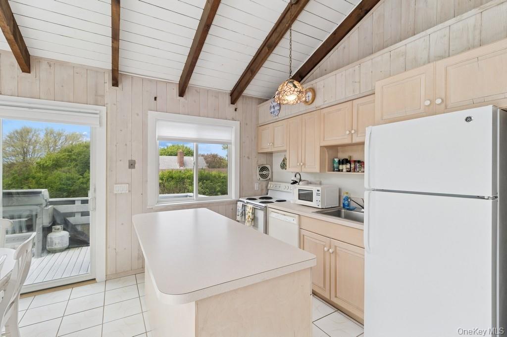 #4 photo, 21 Hoppin Avenue, Montauk , NY 11954