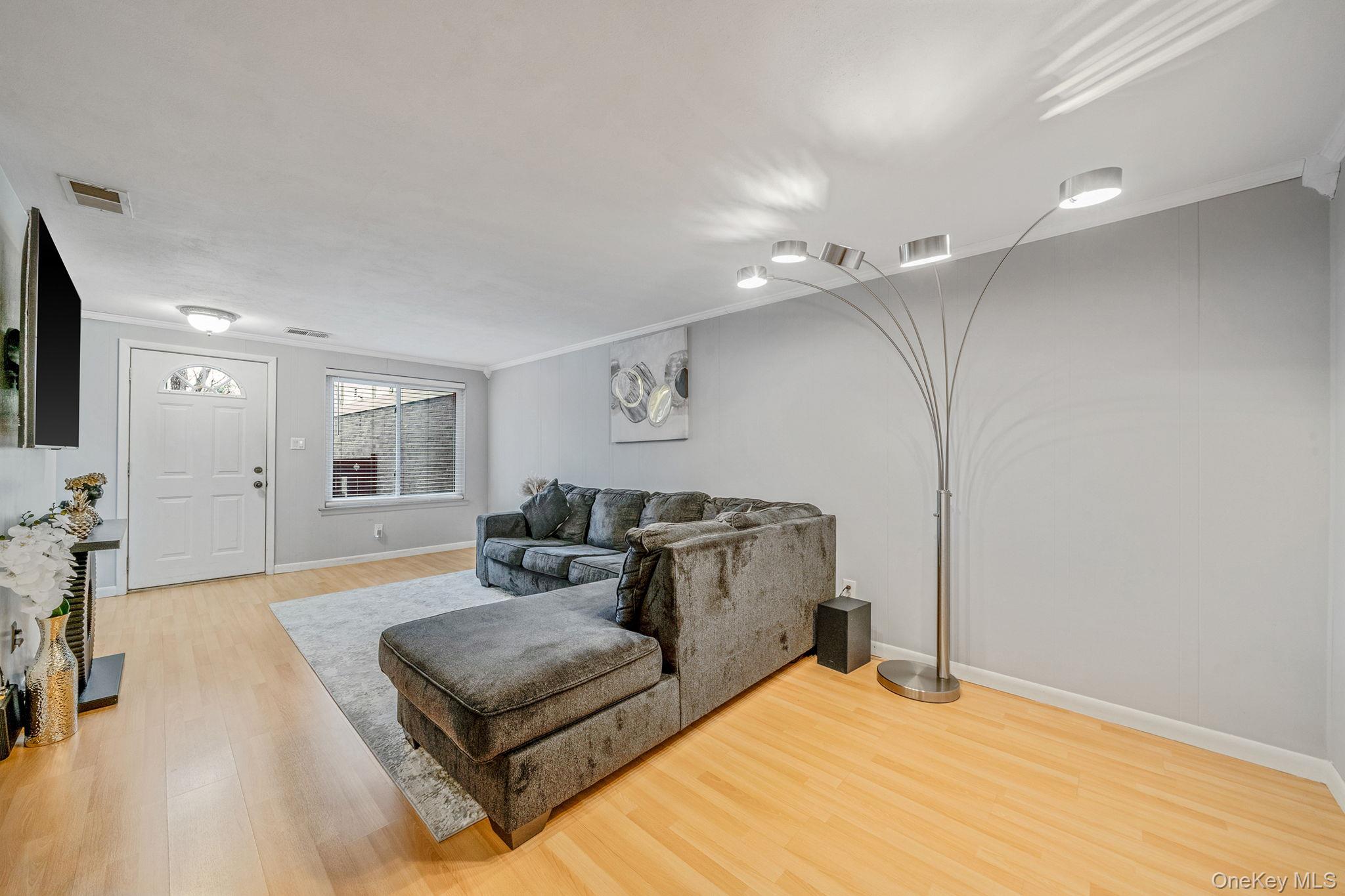 #5 photo, 202 Birchwood Road, 롱 아일랜드 Medford , NY 11763