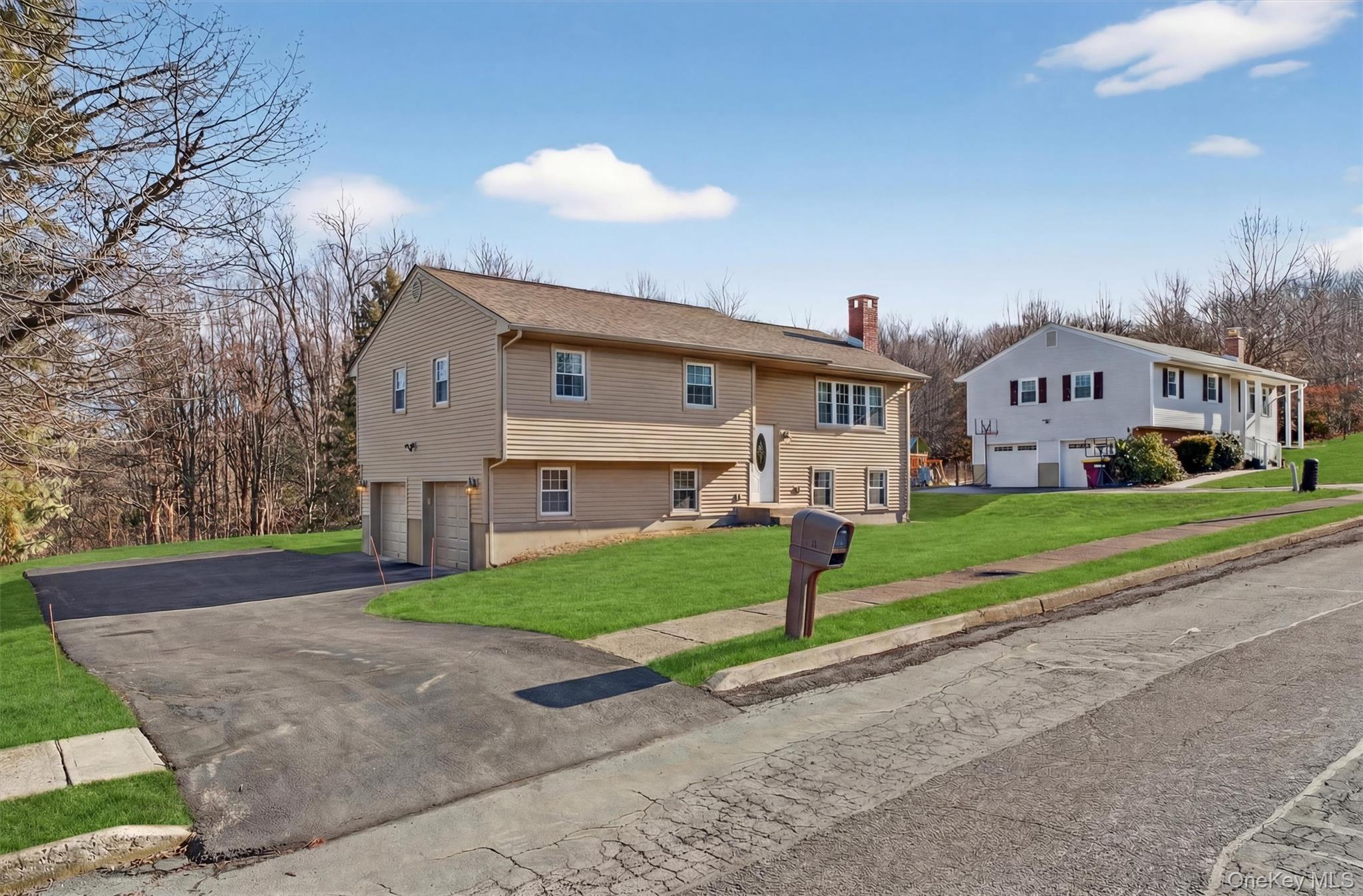 #4 photo, 11 Hilltop Lane, Warwick , NY 10990