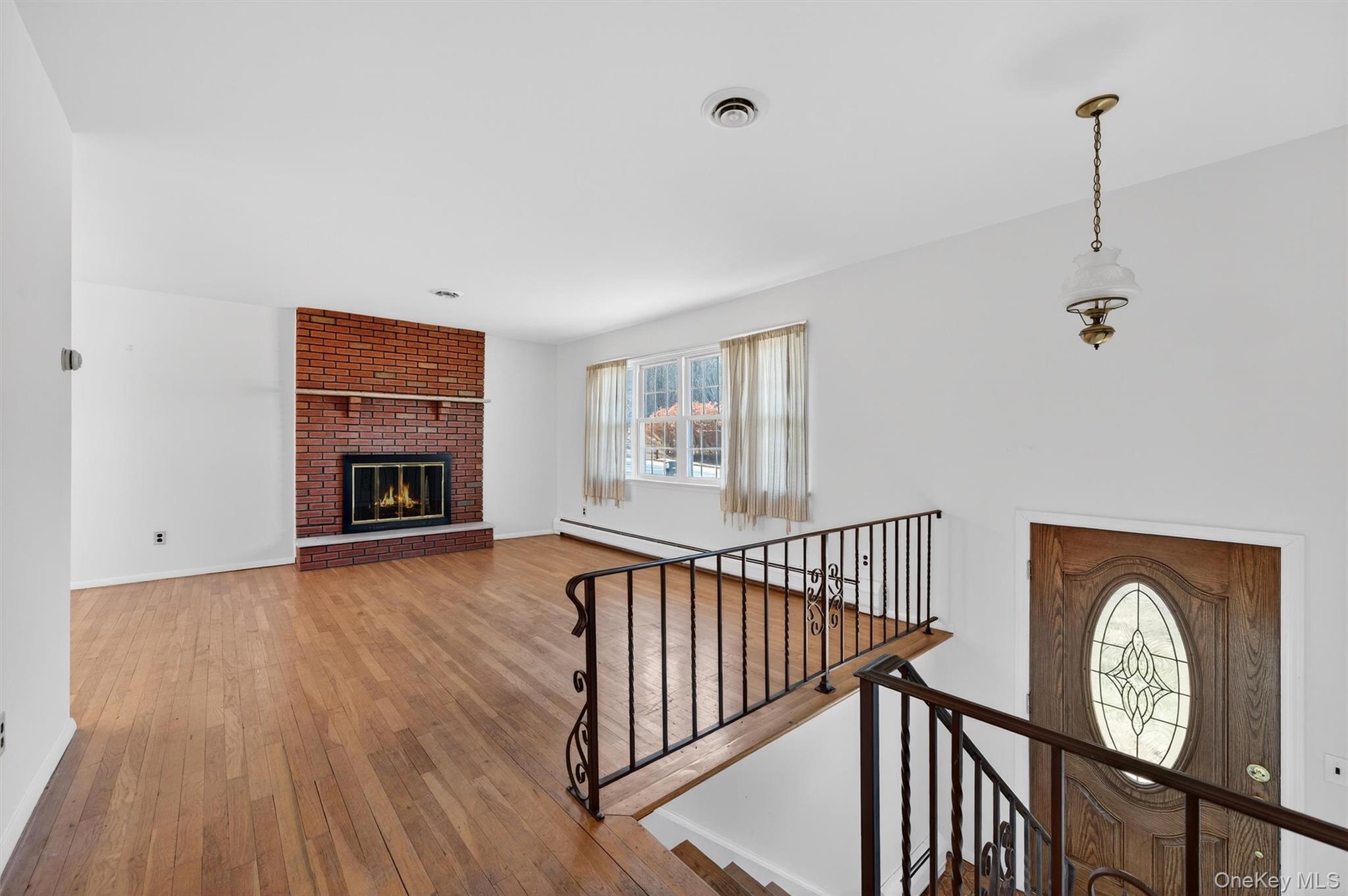 #6 photo, 11 Hilltop Lane, Warwick , NY 10990