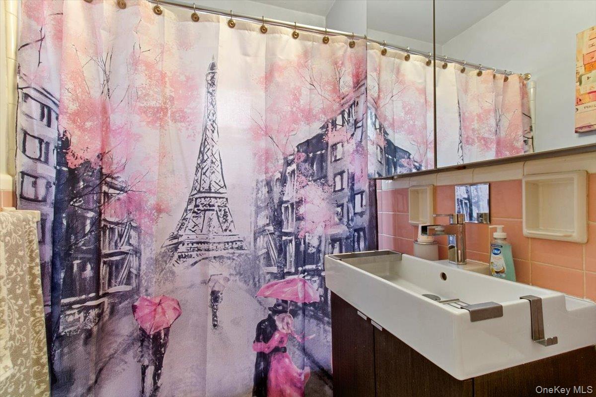 #15 photo, 103 Wiltshire Road, Scarsdale , NY 10583