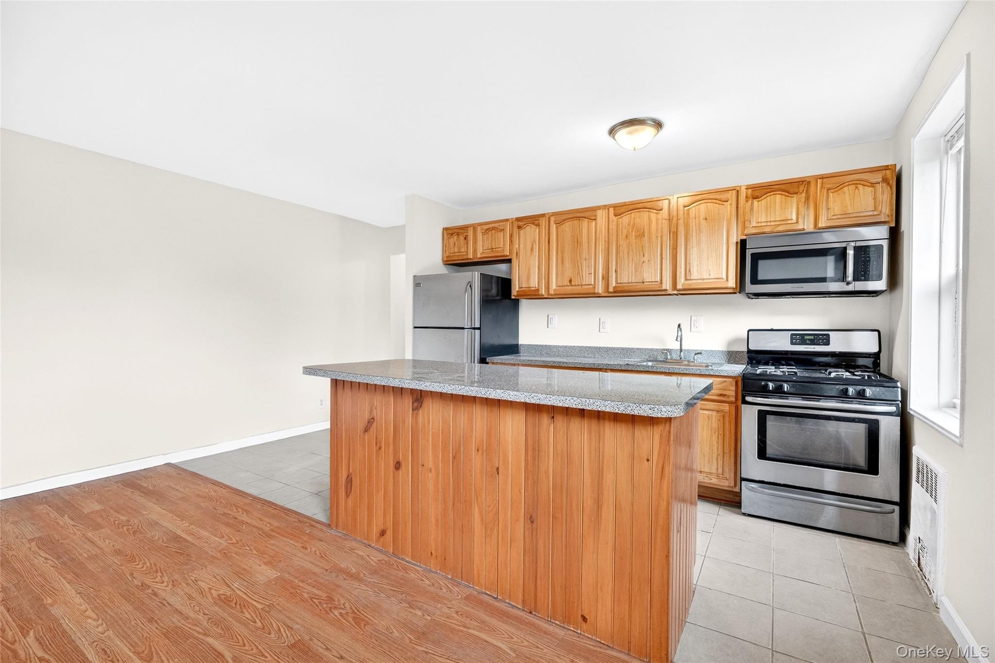 #19 photo, 10 Davenport Avenue, New Rochelle , NY 10805