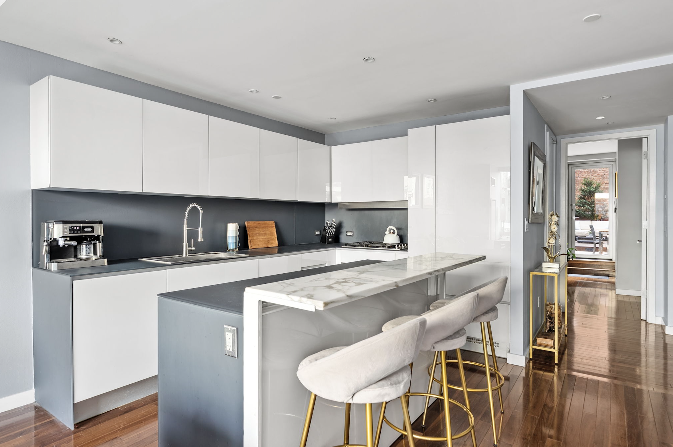 #7 photo, 166 W 18th Street, Chelsea , NY 10011