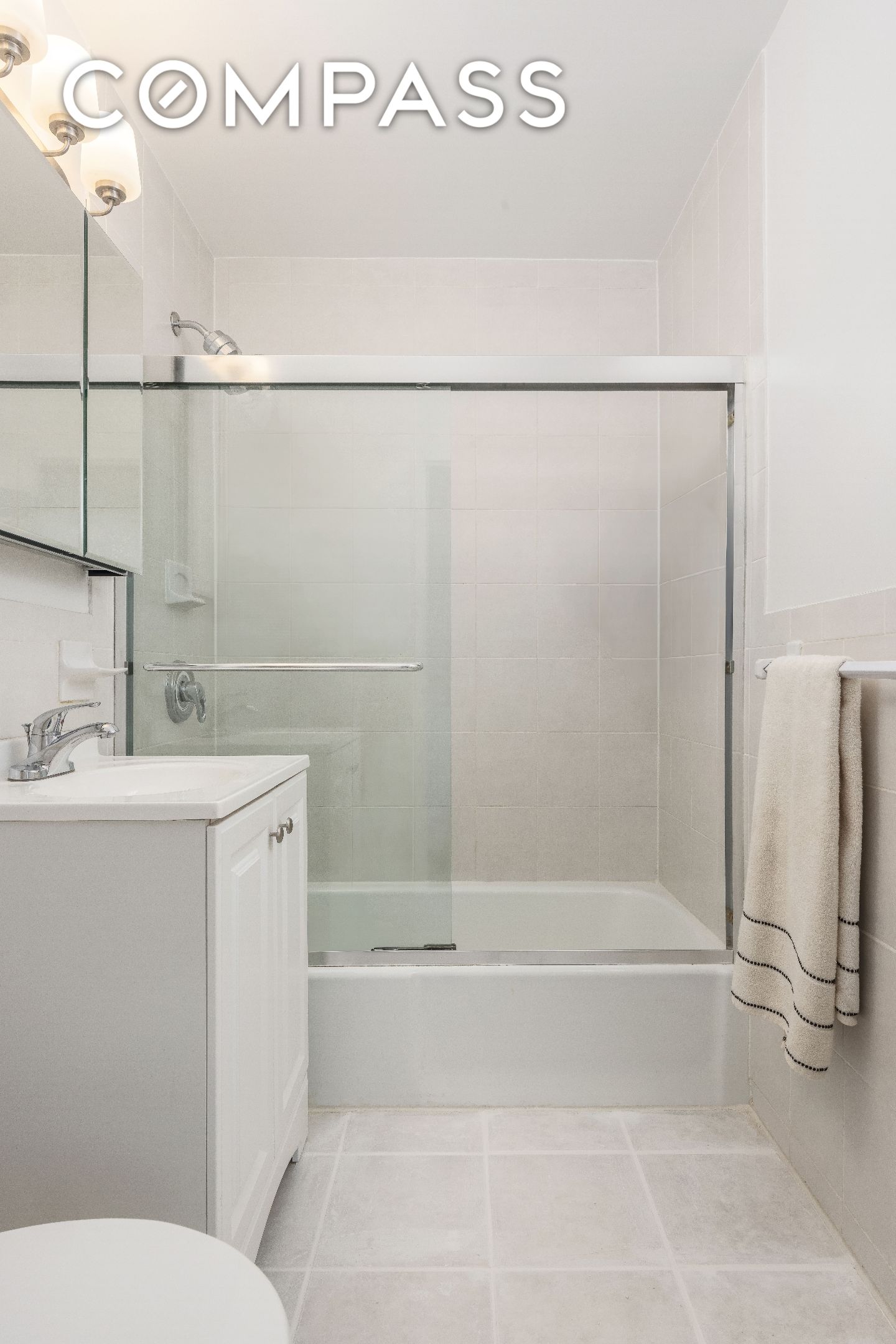 #8 photo, 1160 3rd Avenue, मैनहटन Lenox Hill , NY 10065