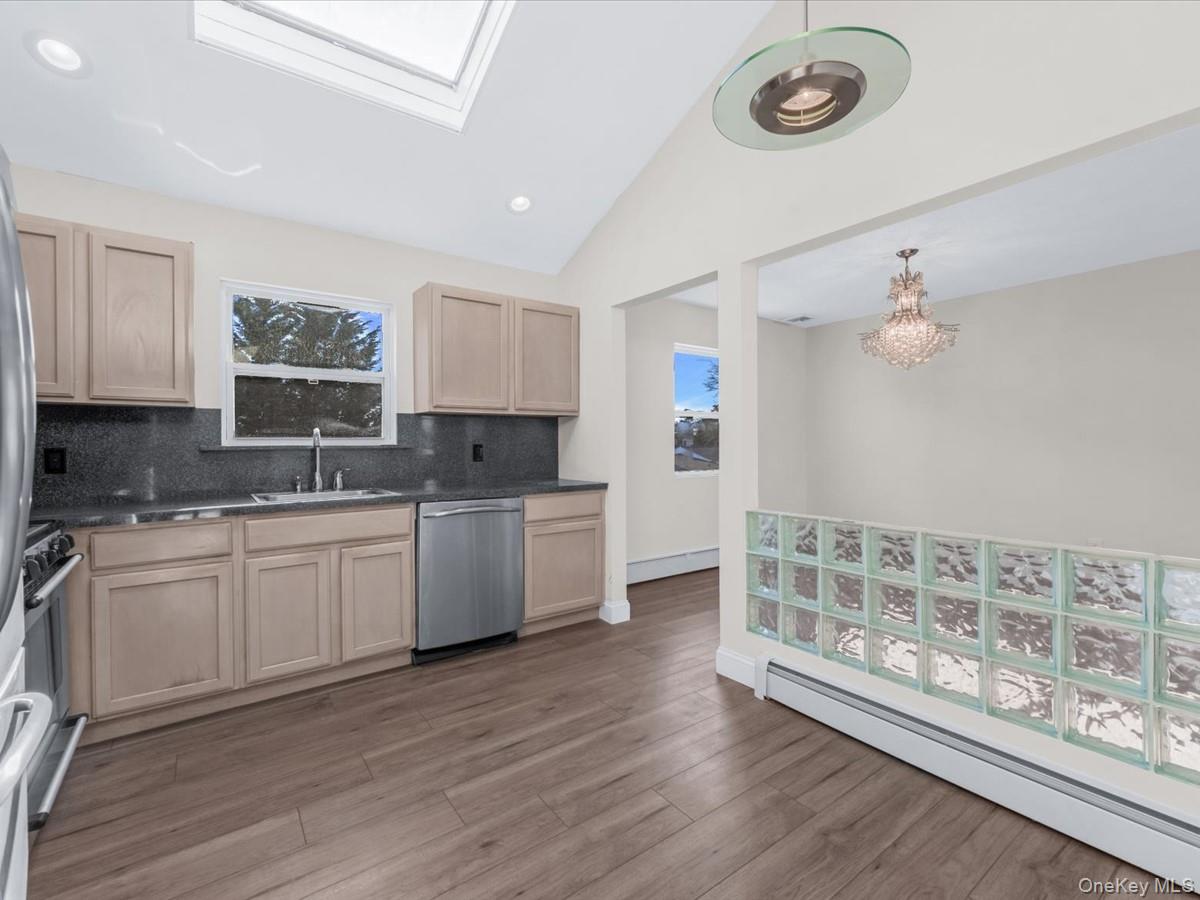 #9 photo, 610 Windmill Avenue, West Babylon , NY 11704