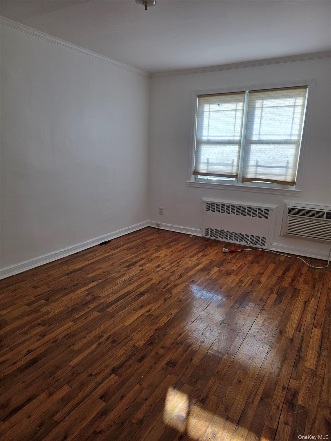 #5 photo, 150-25 77 Road, Куинс ‖ Kew Garden Hills , NY 11367