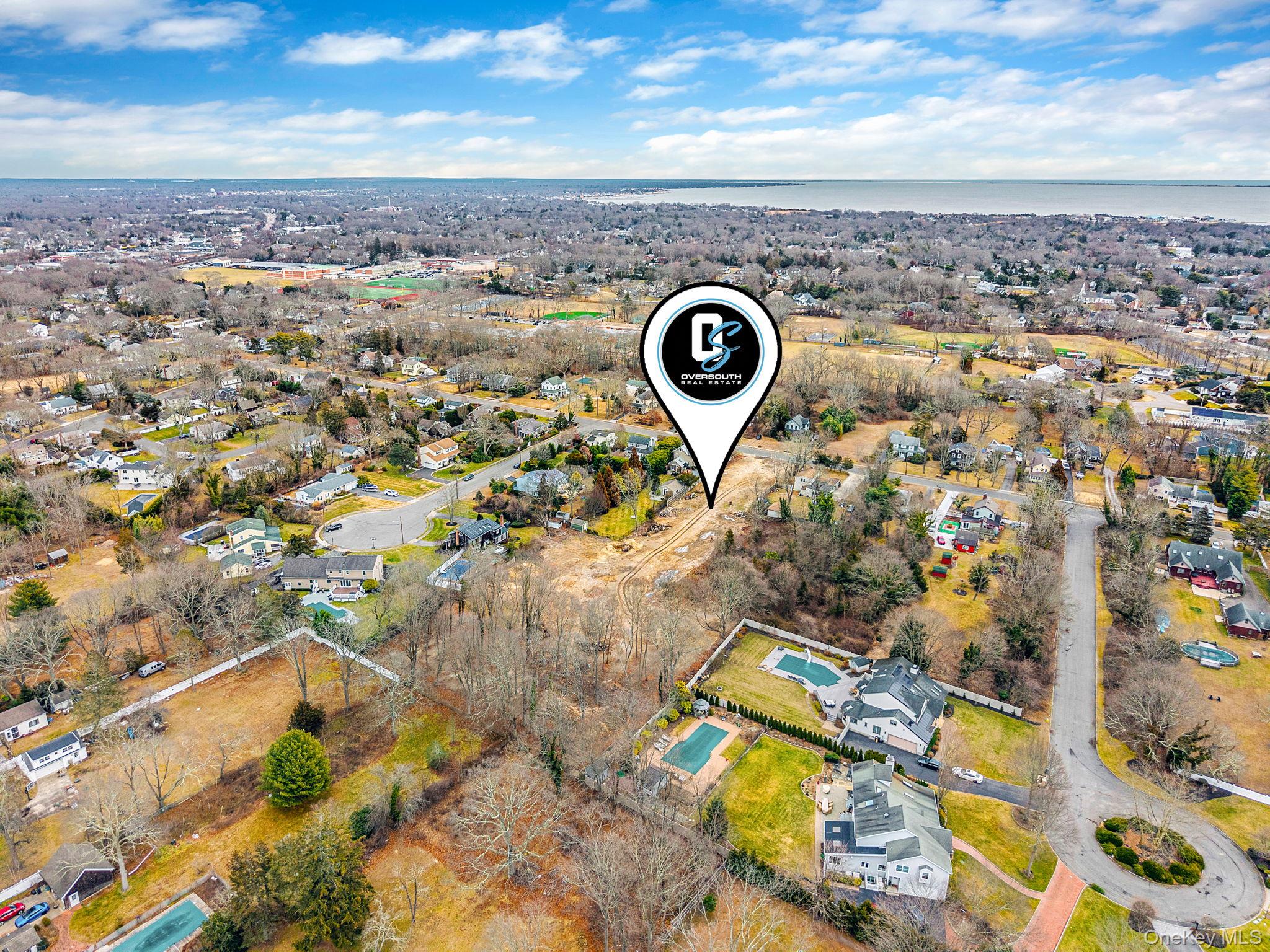 #12 photo, 92 Oakwood Avenue, सफ़ोक काउंटी Bayport , NY 11705