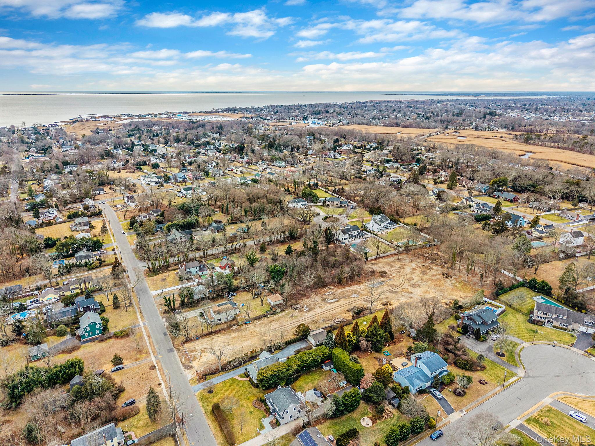 #7 photo, 92 Oakwood Avenue, सफ़ोक काउंटी Bayport , NY 11705