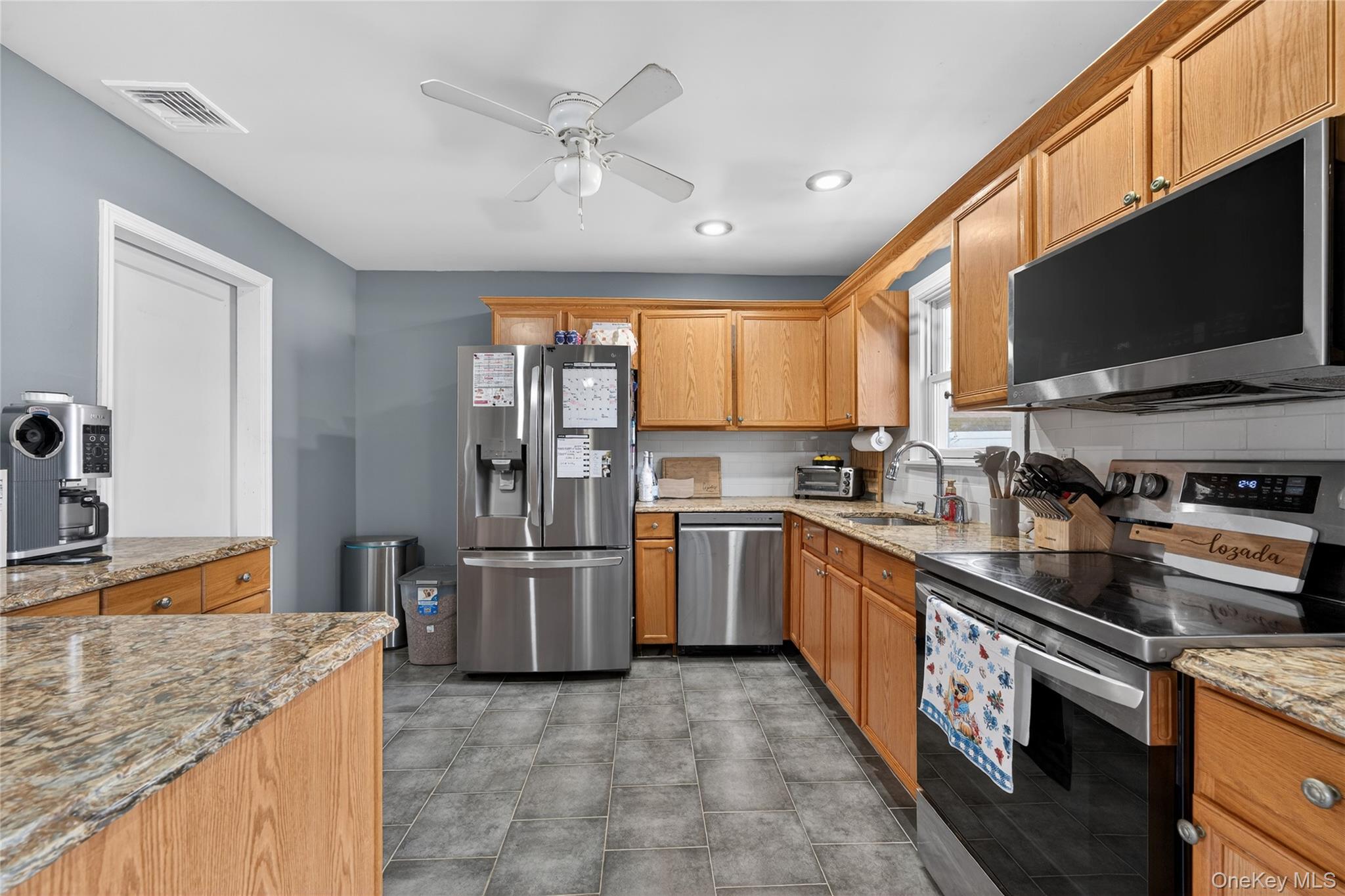 #2 photo, 29 Rush Street, 东长岛 Port Jefferson , NY 11776