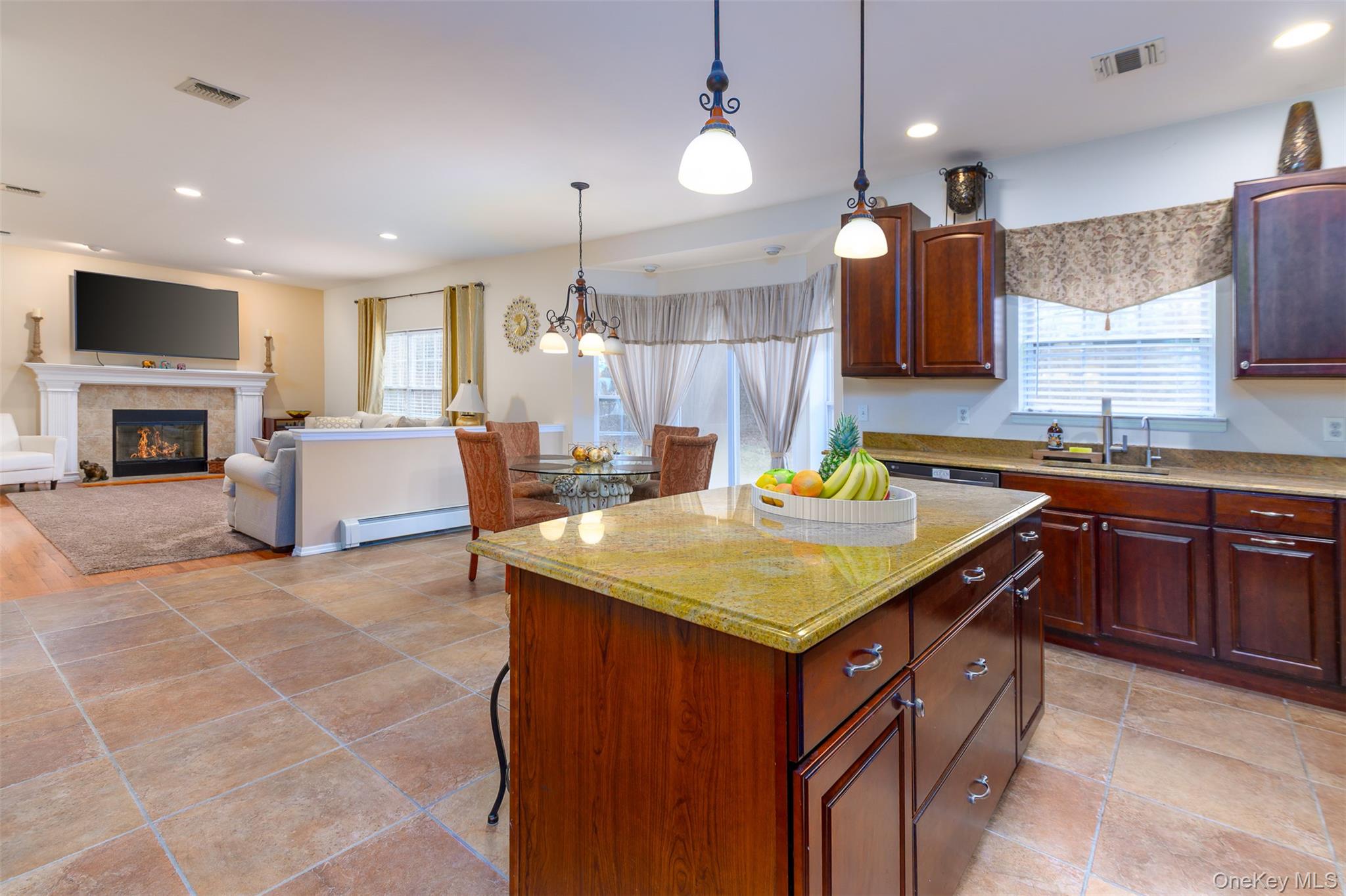 #14 photo, 3 Sweetgum Lane, מחוז סאפוק Miller Place , NY 11764