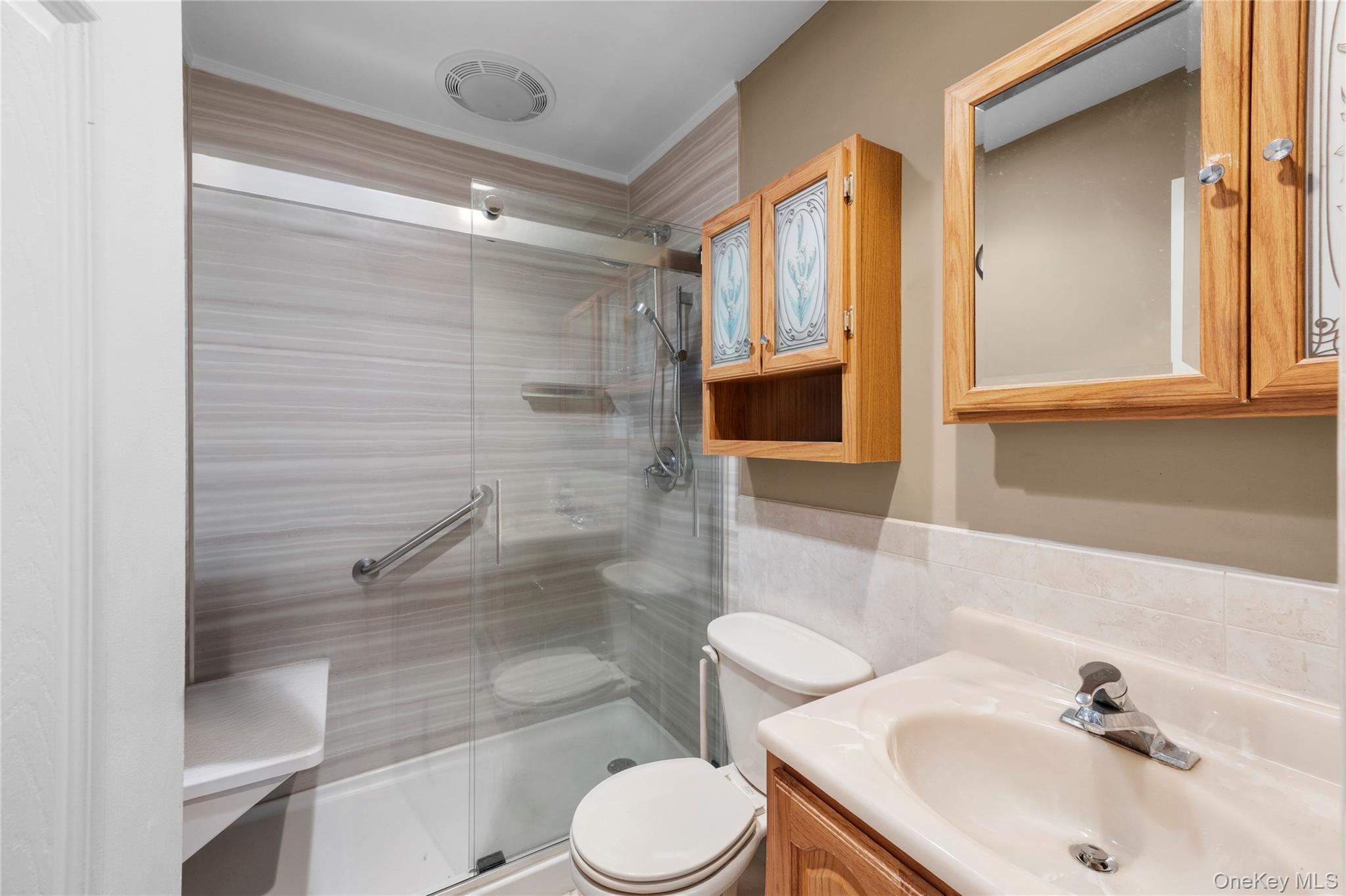 #17 photo, 2 Kroll Street, 롱 아일랜드 Plainview , NY 11803