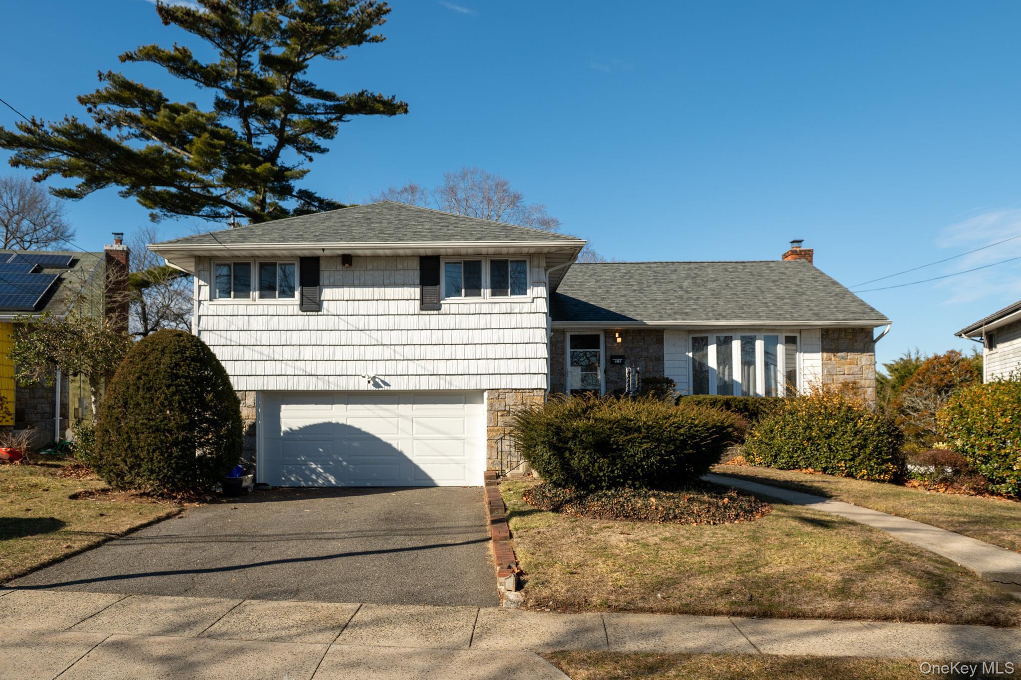 #1 photo, 21 Norton Drive, नासाउ काउंटी Roosevelt , NY 11575