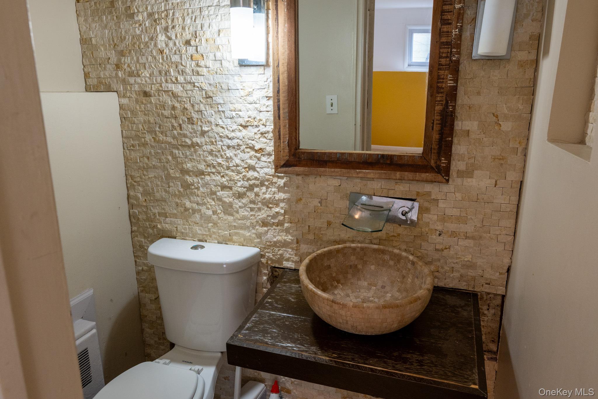 #20 photo, 21 Norton Drive, नासाउ काउंटी Roosevelt , NY 11575