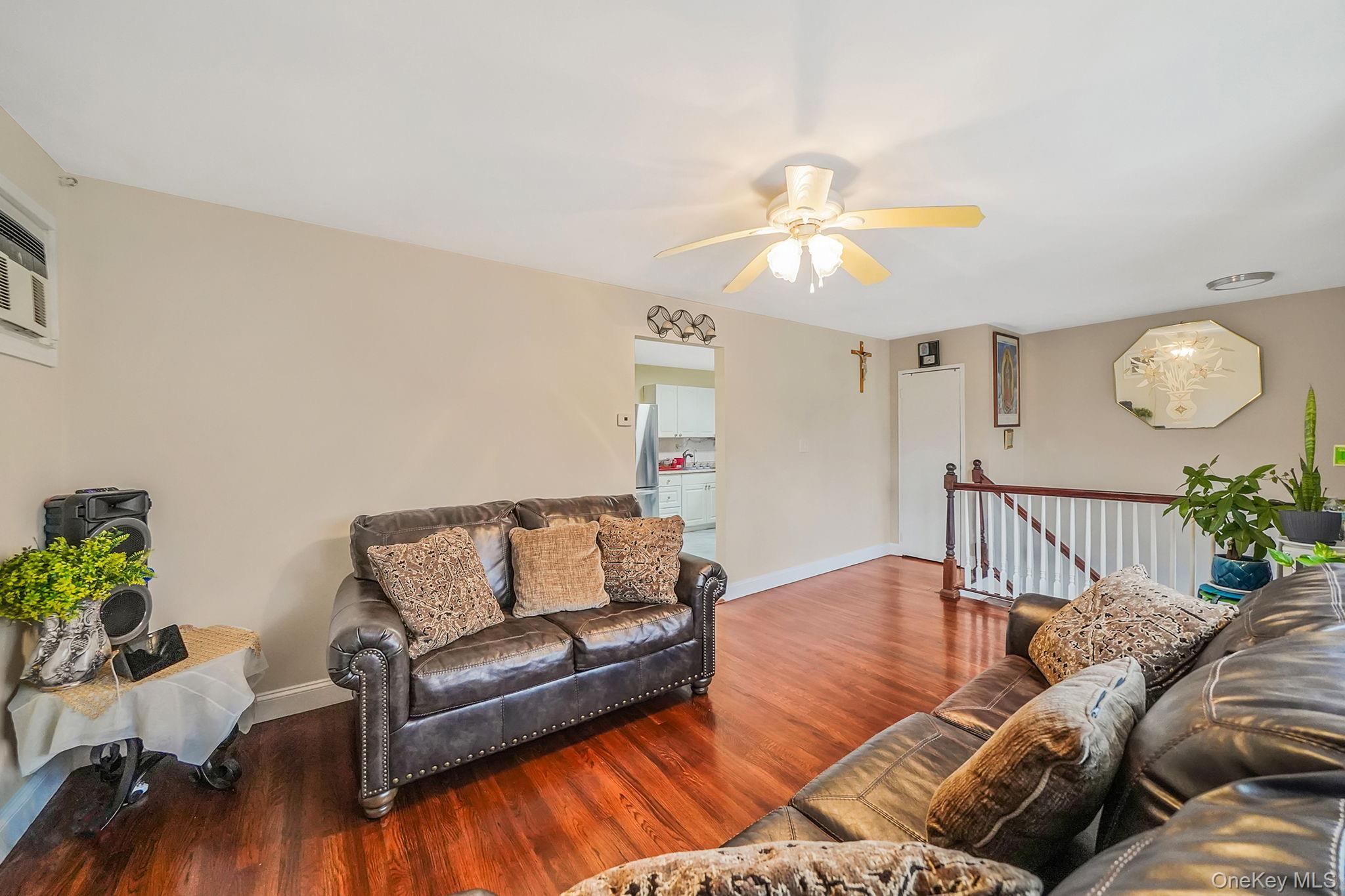 #11 photo, 260 Yale Street, Hempstead , NY 11550