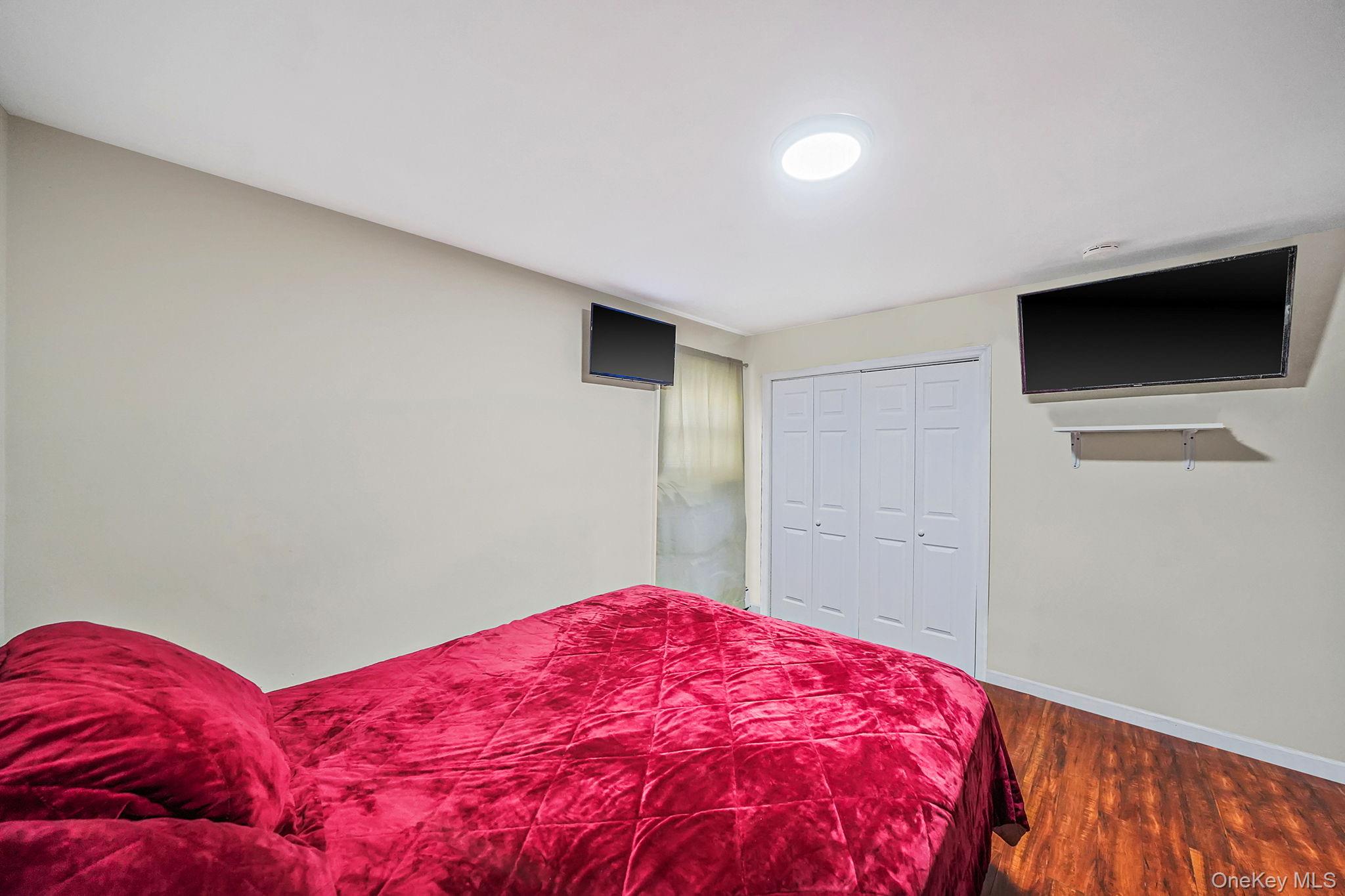 #17 photo, 260 Yale Street, Hempstead , NY 11550