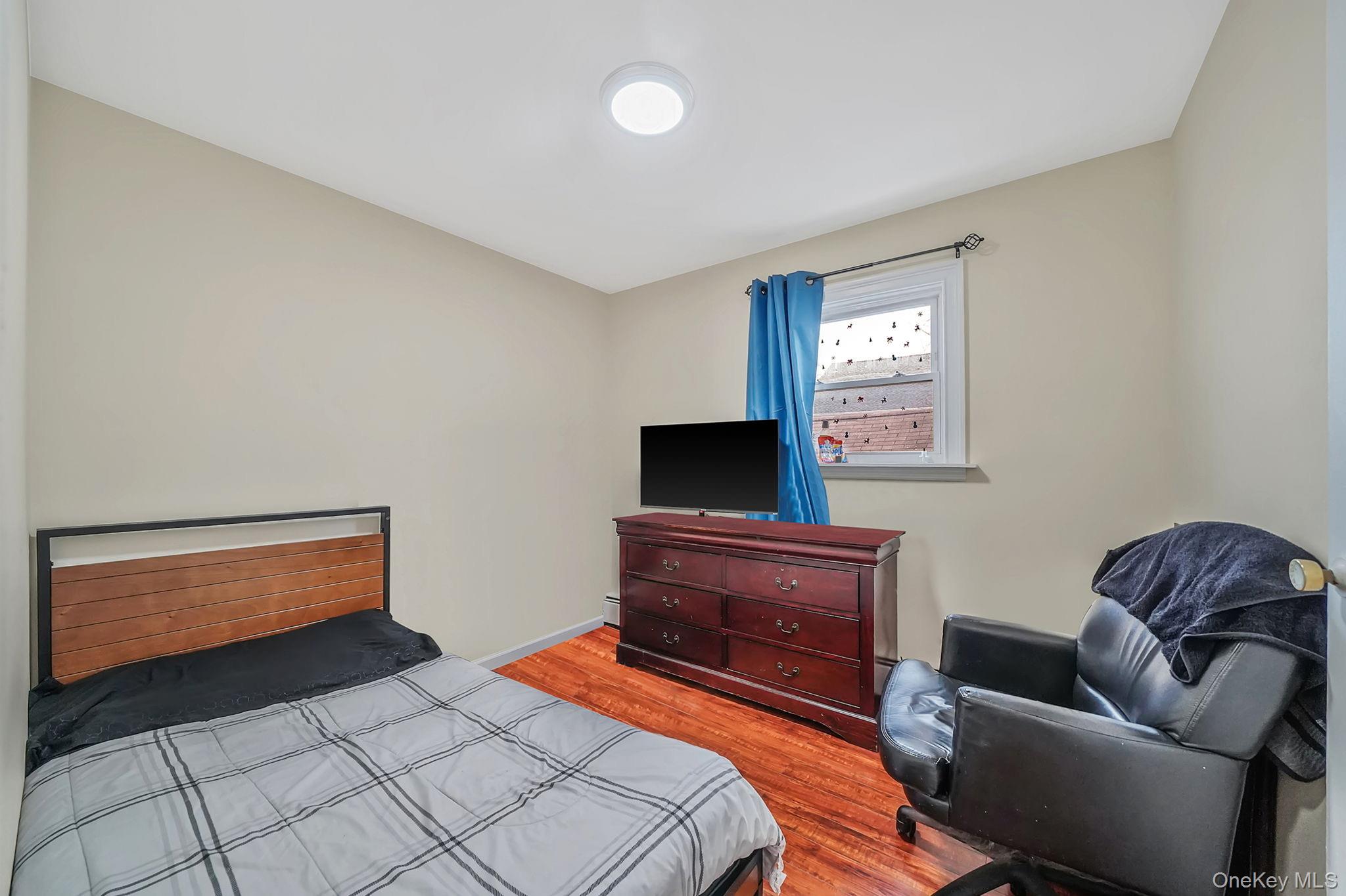 #18 photo, 260 Yale Street, Hempstead , NY 11550