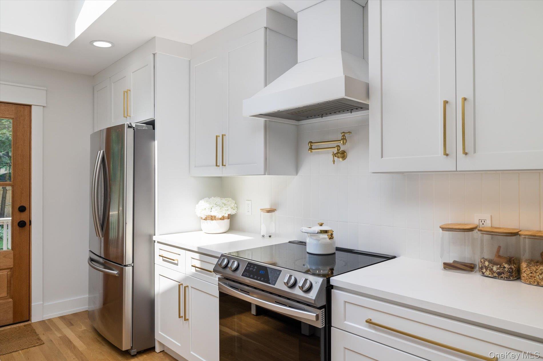 #12 photo, 2 Meadowlark Lane, सफ़ोक काउंटी Huntington , NY 11743