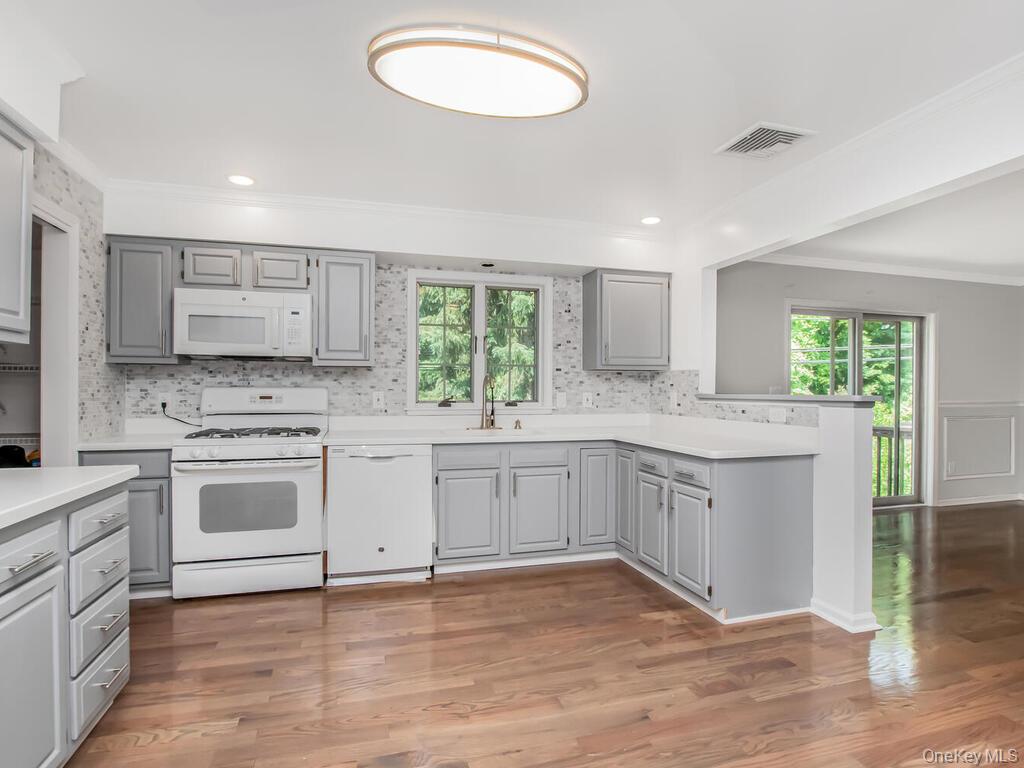 #6 photo, 237 Brady Avenue, Hawthorne , NY 10532