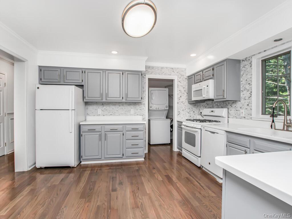 #7 photo, 237 Brady Avenue, Hawthorne , NY 10532