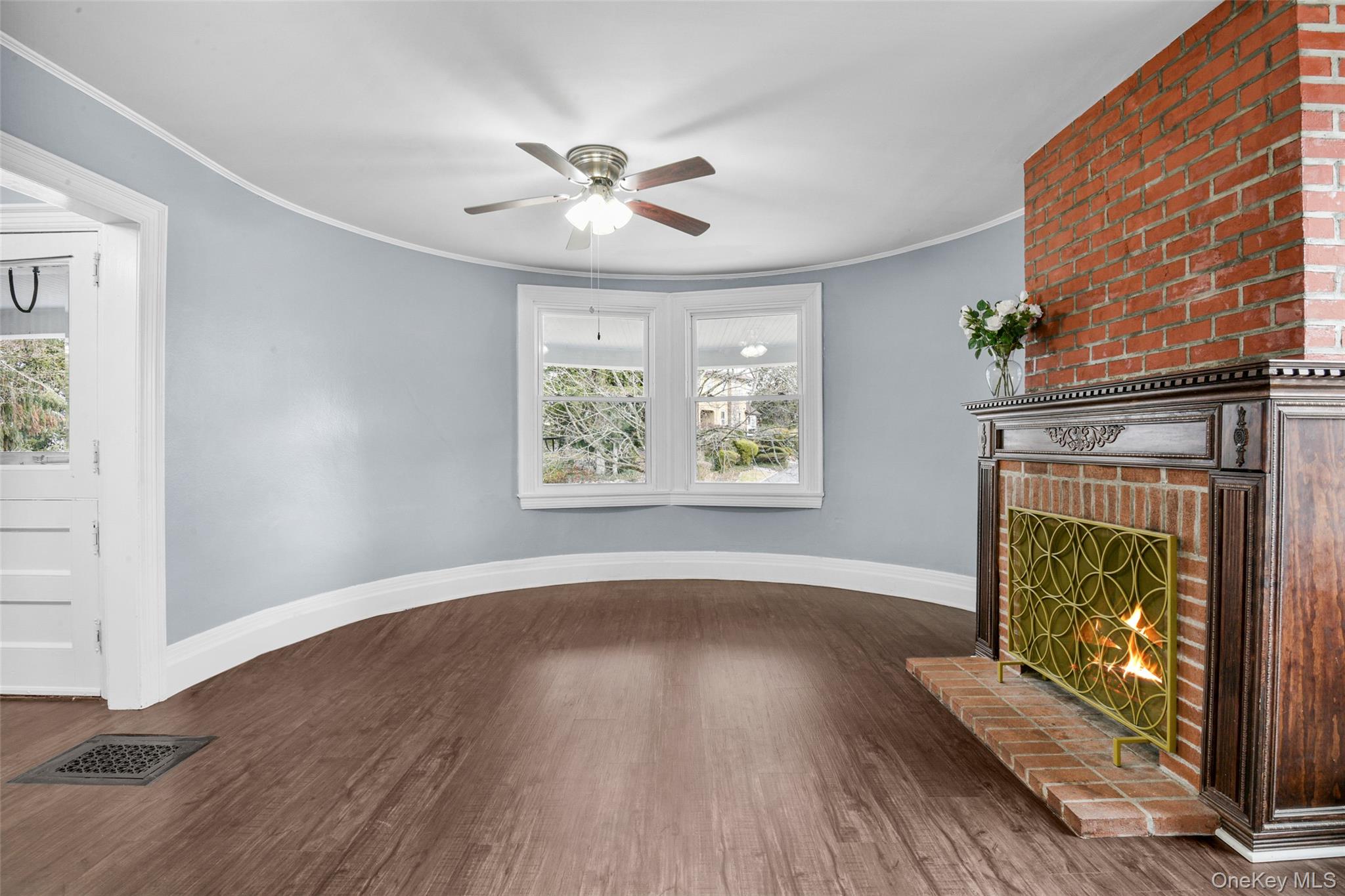 #11 photo, 8 The Serpentine, New Rochelle , NY 10801