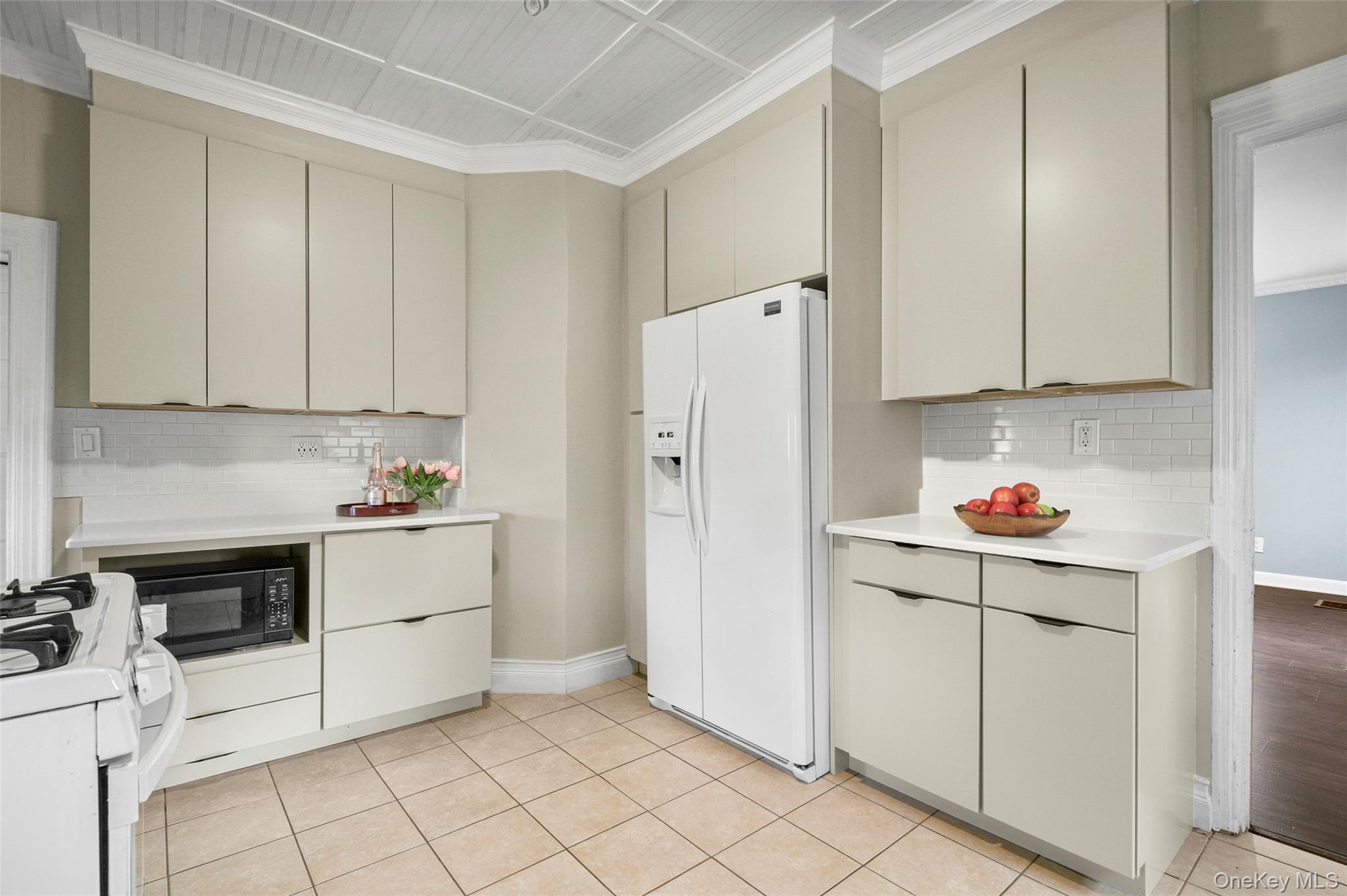 #15 photo, 8 The Serpentine, New Rochelle , NY 10801