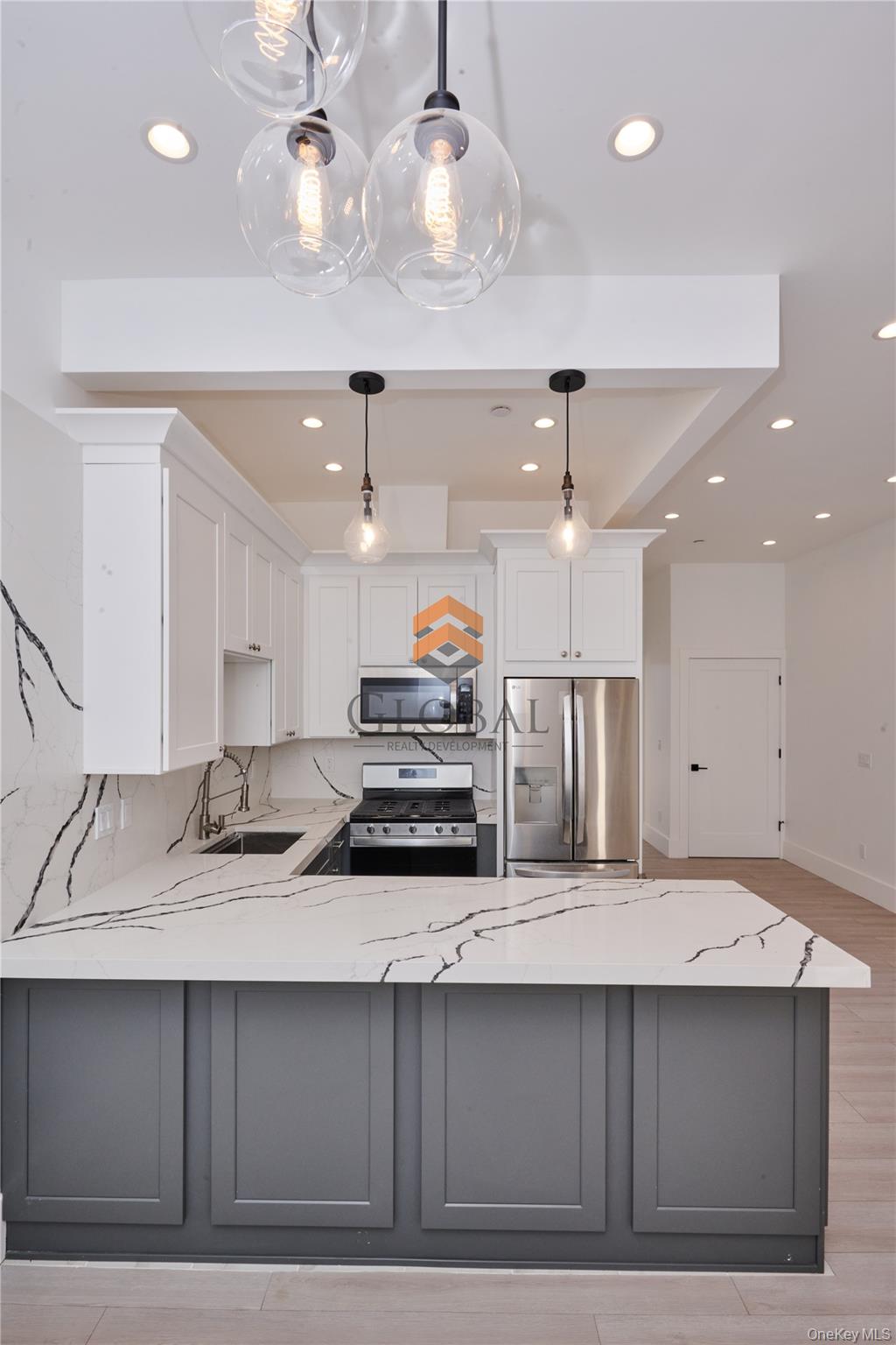 #11 photo, 953 Tilden Street, הברונקס Bronx , NY 10469