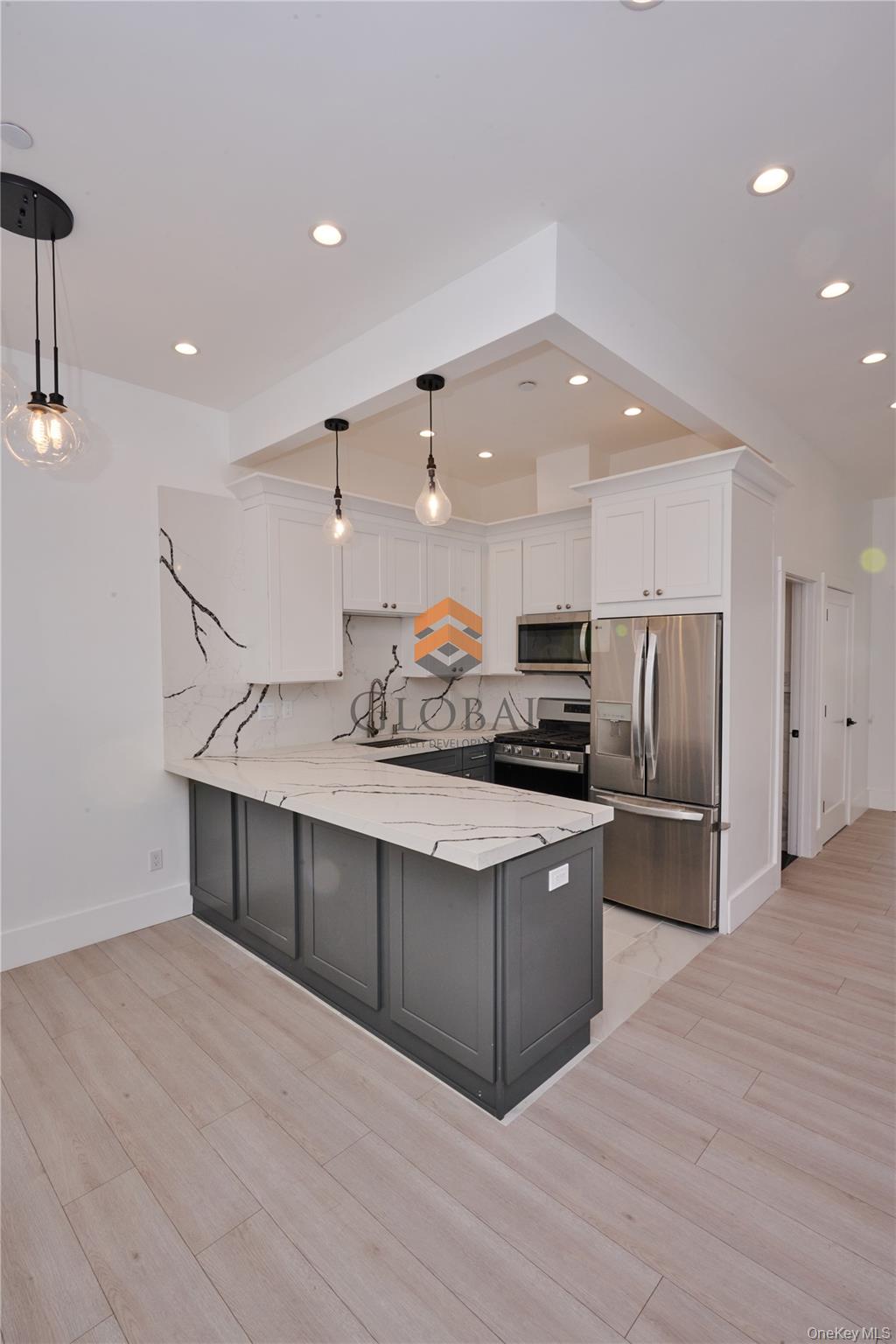 #12 photo, 953 Tilden Street, הברונקס Bronx , NY 10469