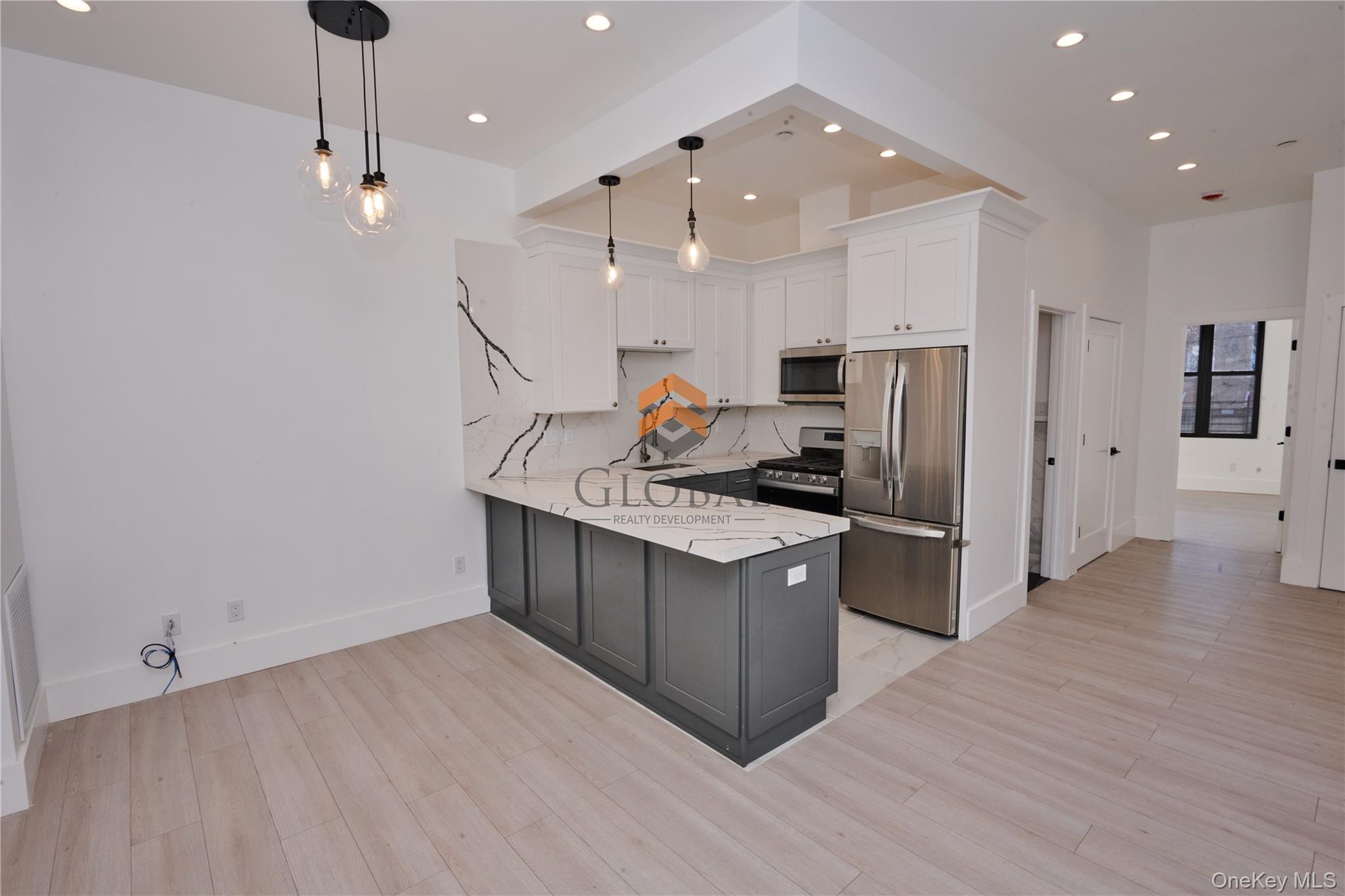 #8 photo, 953 Tilden Street, הברונקס Bronx , NY 10469