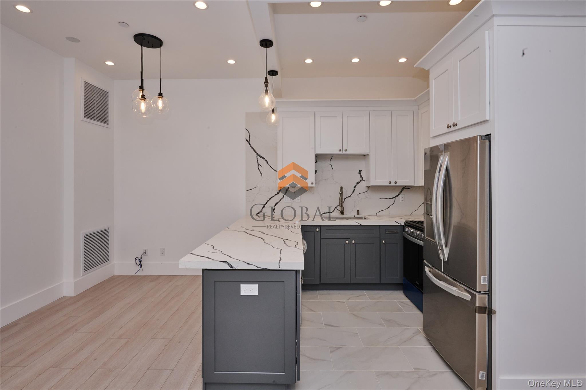 #9 photo, 953 Tilden Street, הברונקס Bronx , NY 10469